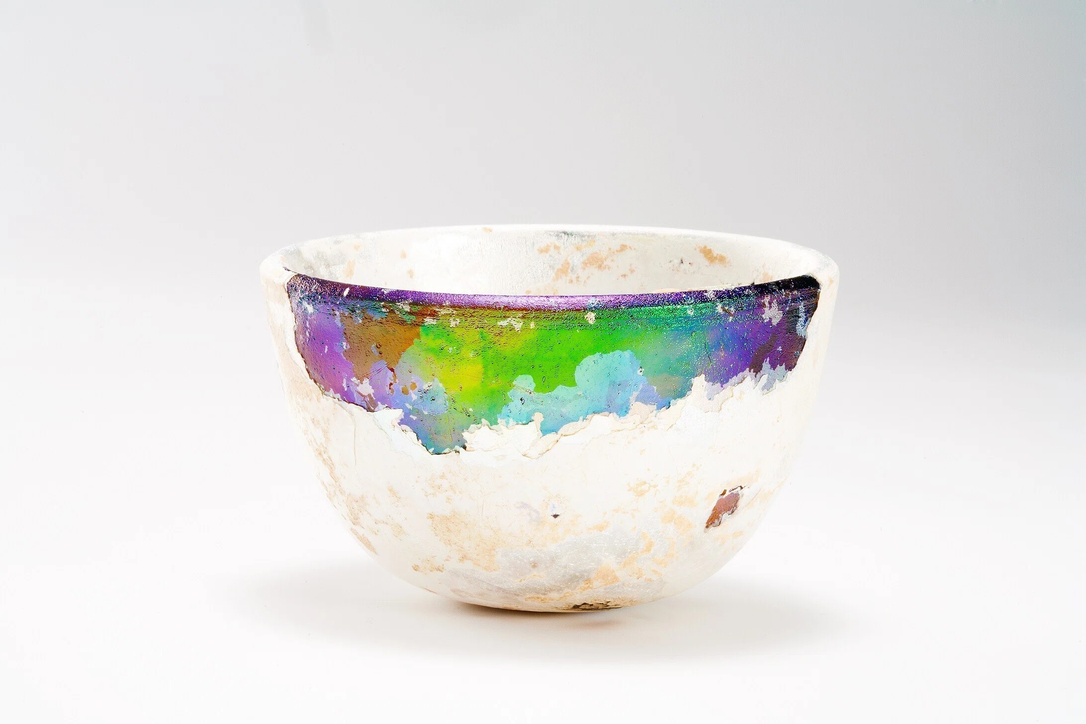 古代ガラスと手彩色写真、レアな企画展｜白鳥 正夫