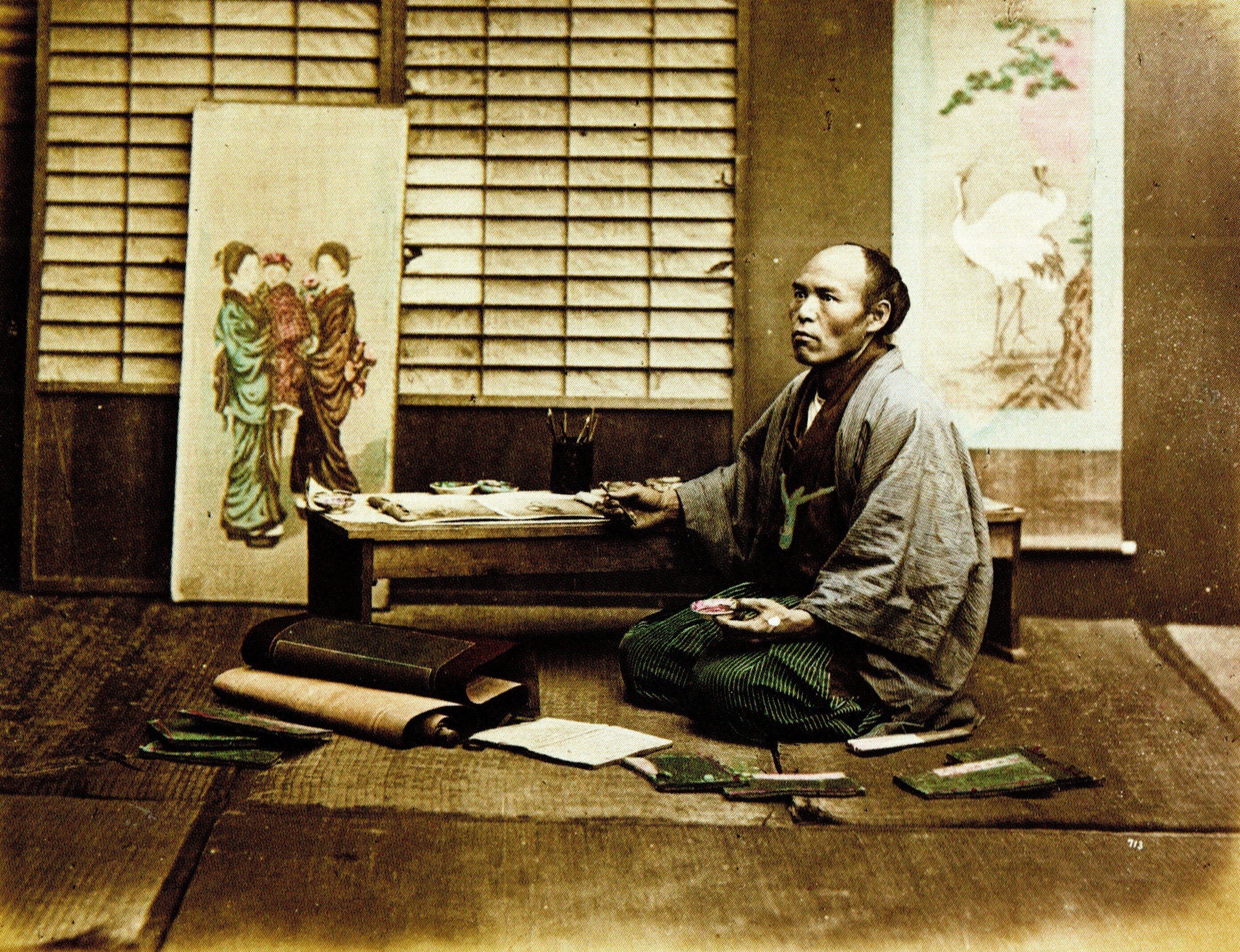 古代ガラスと手彩色写真、レアな企画展｜白鳥 正夫