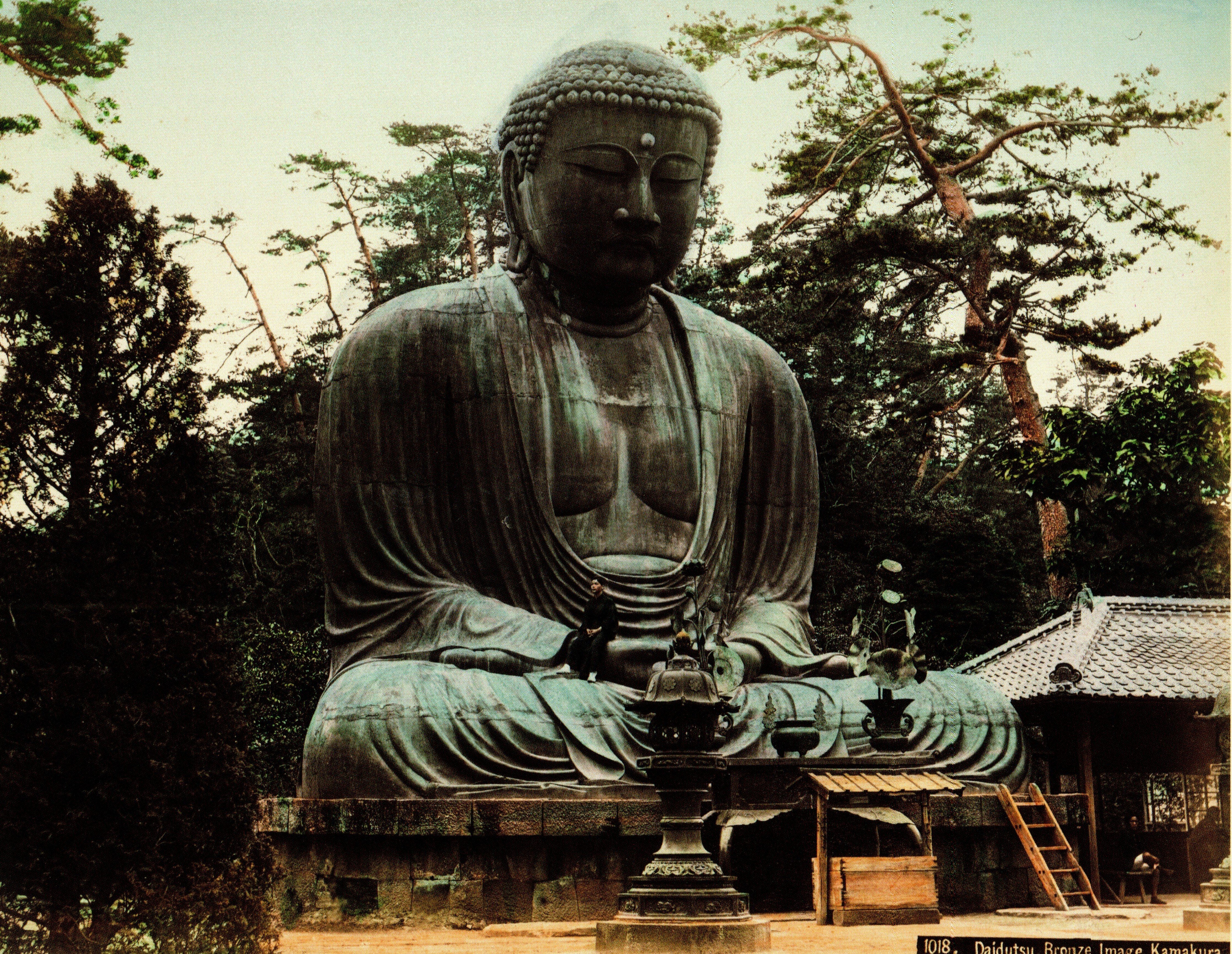 古代ガラスと手彩色写真、レアな企画展｜白鳥 正夫