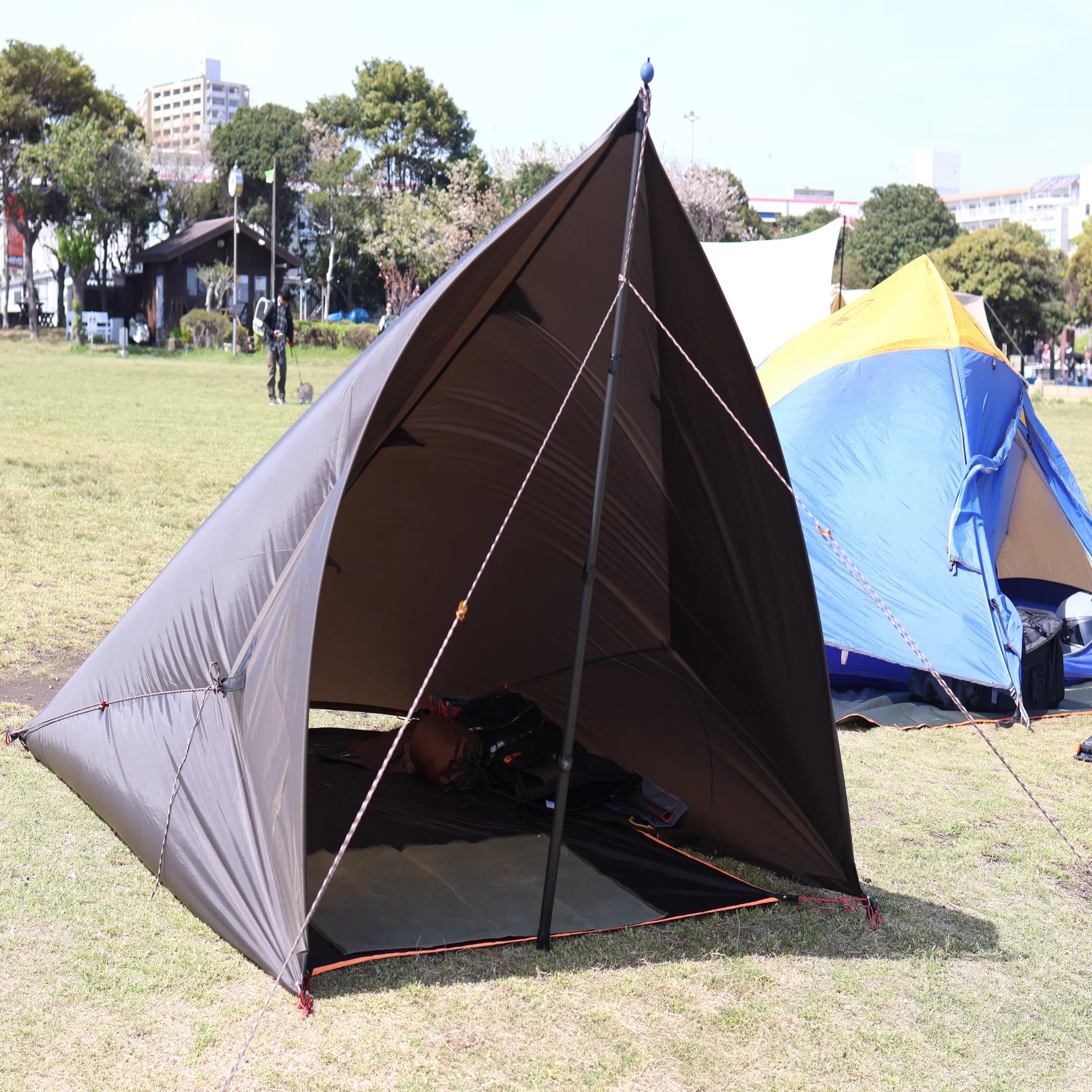 キャンプ道具 『3x3mタープでパスファインダー張り』 ～少ない荷物で 