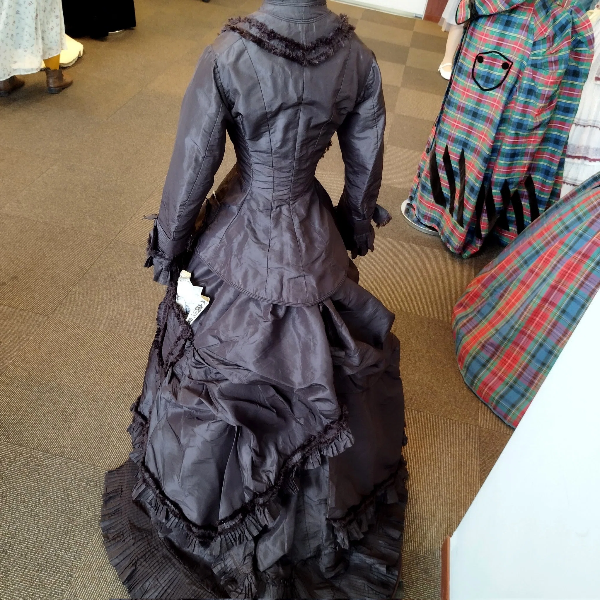 半・分解展】ヴィクトリア朝のドレス展｜こ