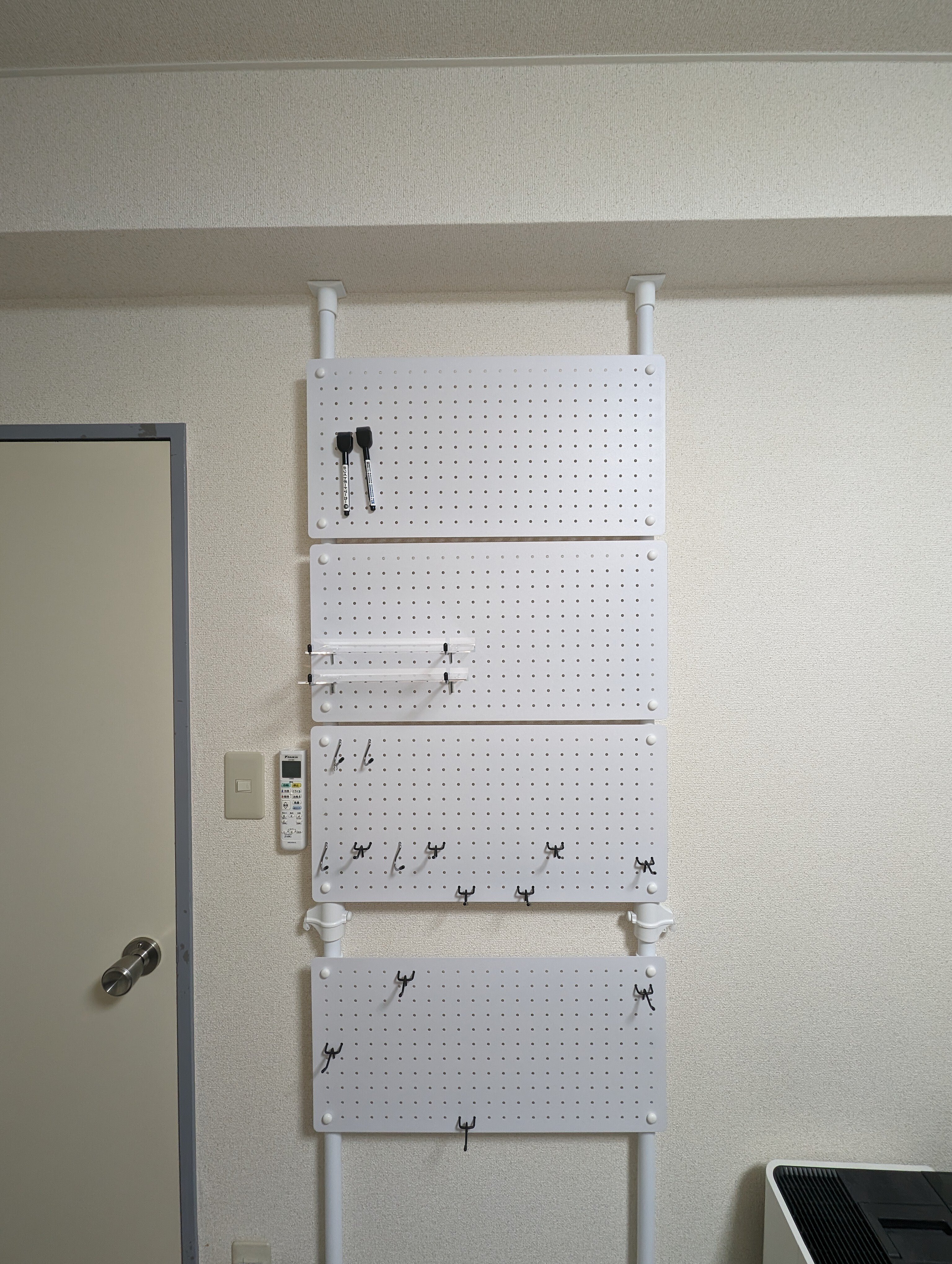 有孔ボード(パンチングボード)突っ張り棒｜ふじえだ