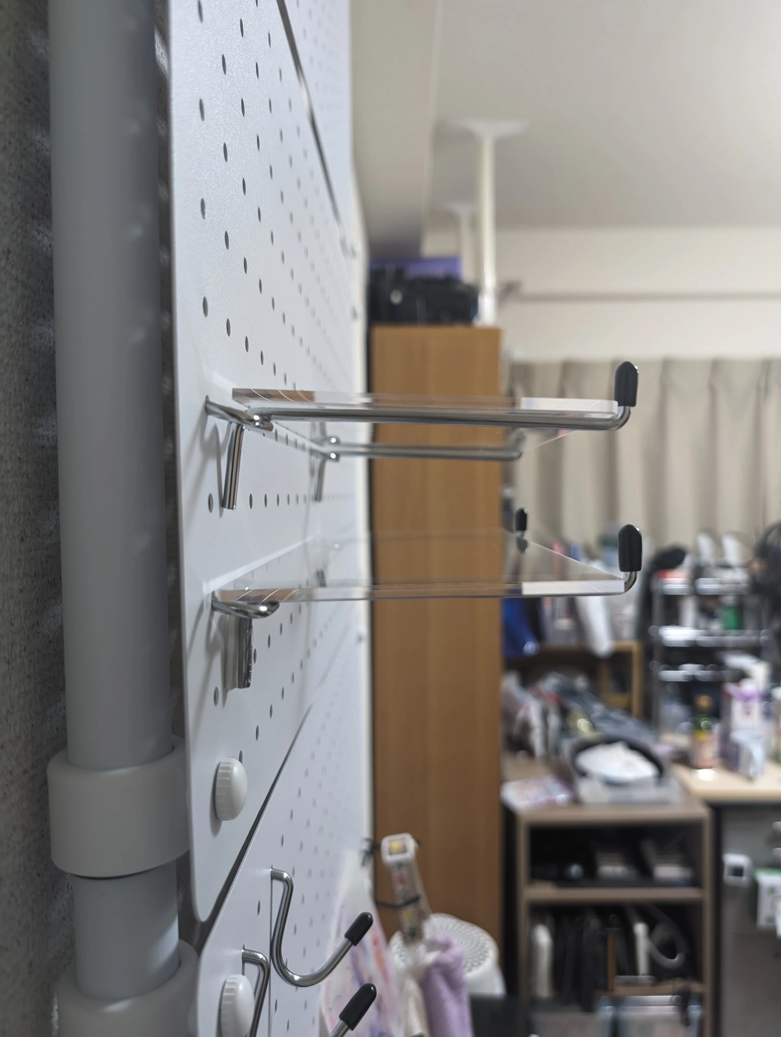 有孔ボード(パンチングボード)突っ張り棒｜ふじえだ
