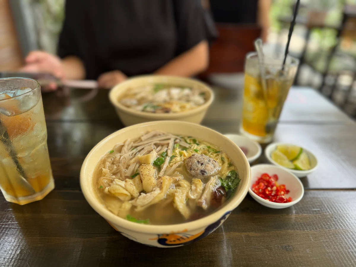 フォーだけじゃない!ベトナム在住の私が何度もリピした麺料理のお話|midizine by MIDI INC.