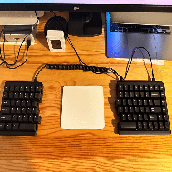 Corne V4 Cherry」という分割キーボードを買ったらすごく楽しくなった