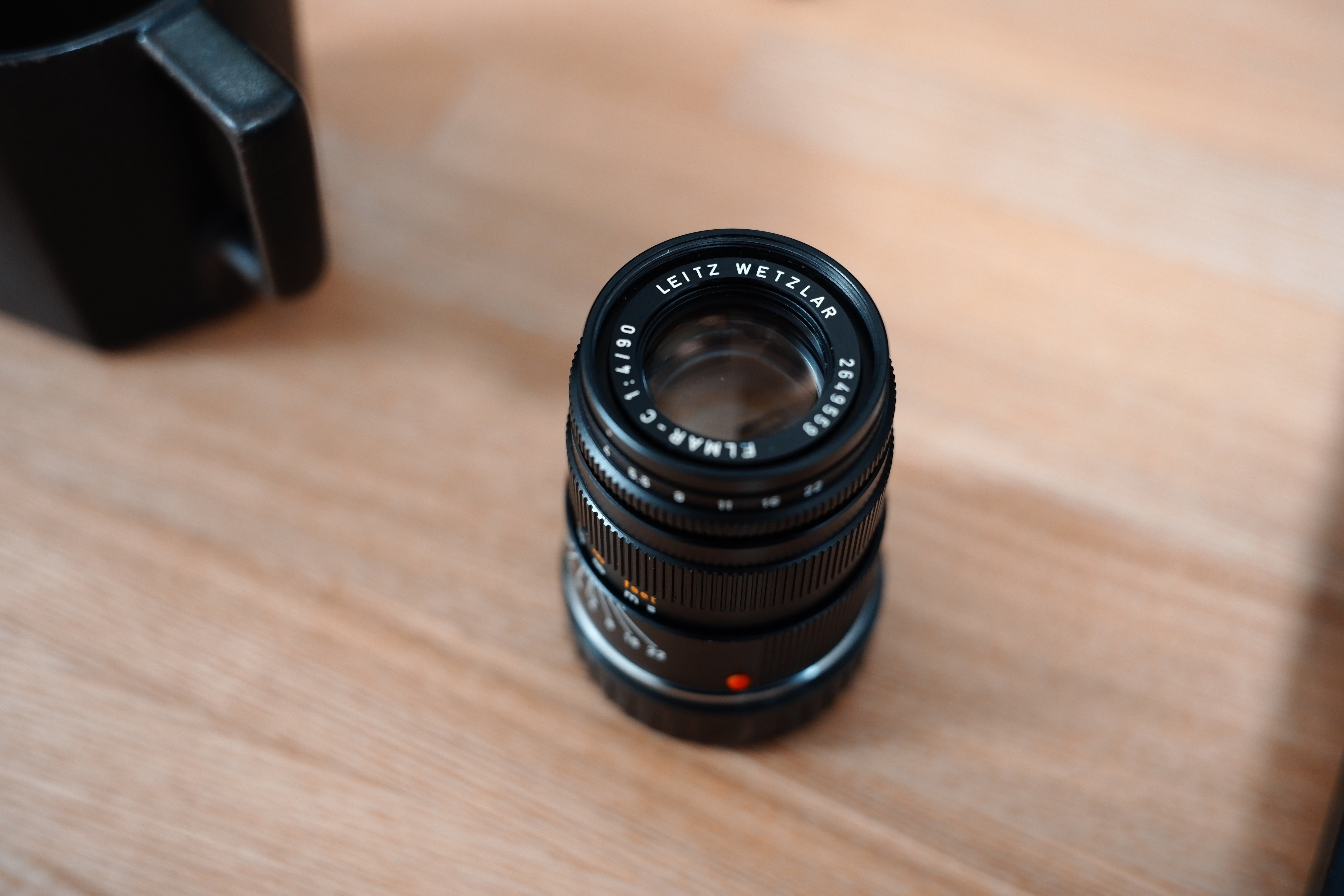 Leicaの最安値レンズかも。軽量望遠レンズを買った。|kva.kvv Leicaの最安値レンズかも。軽量望遠レンズを買った。|kva.kvv