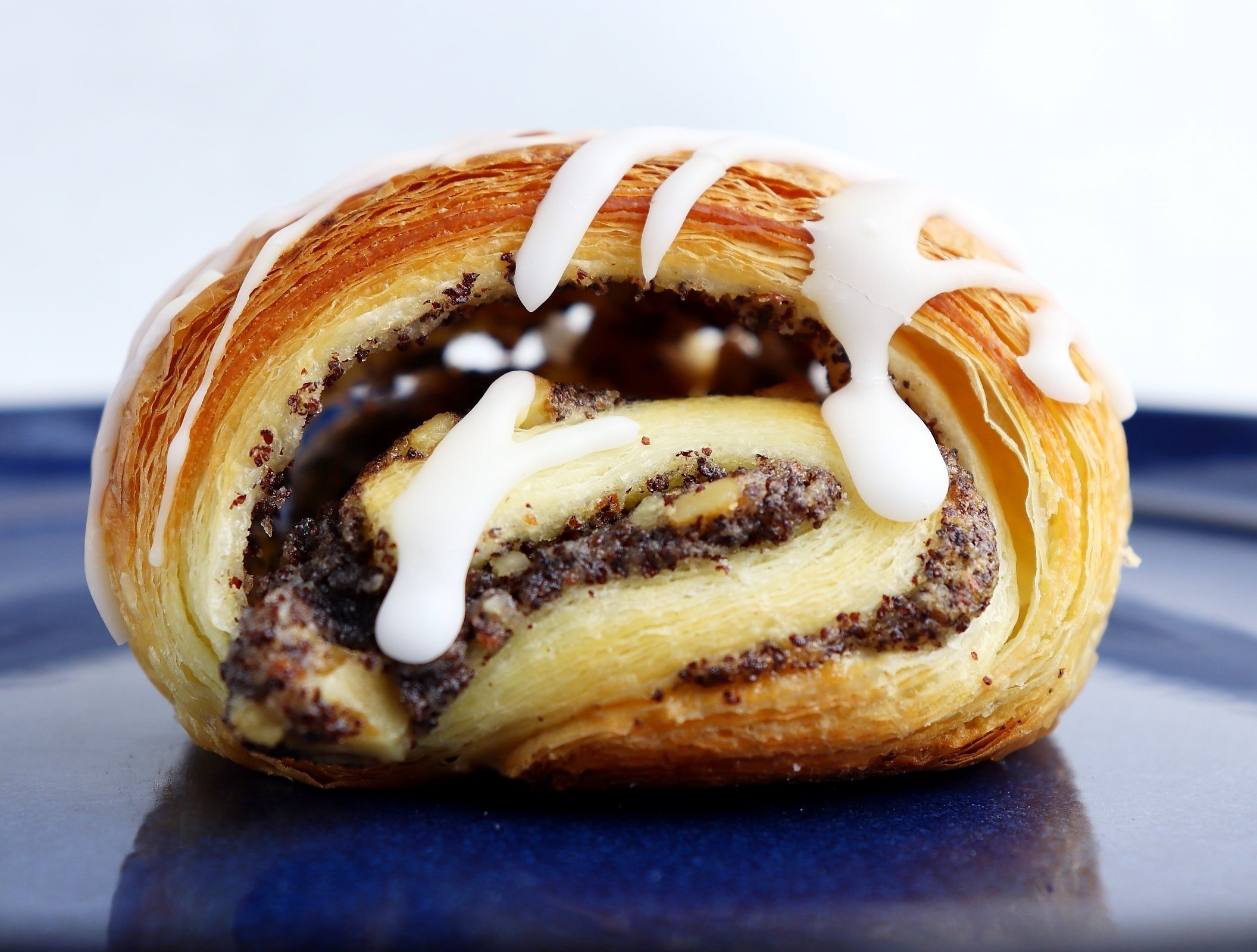 初めて見た客は「まず“シナモンロール”と勘違い」並んでは売れていく