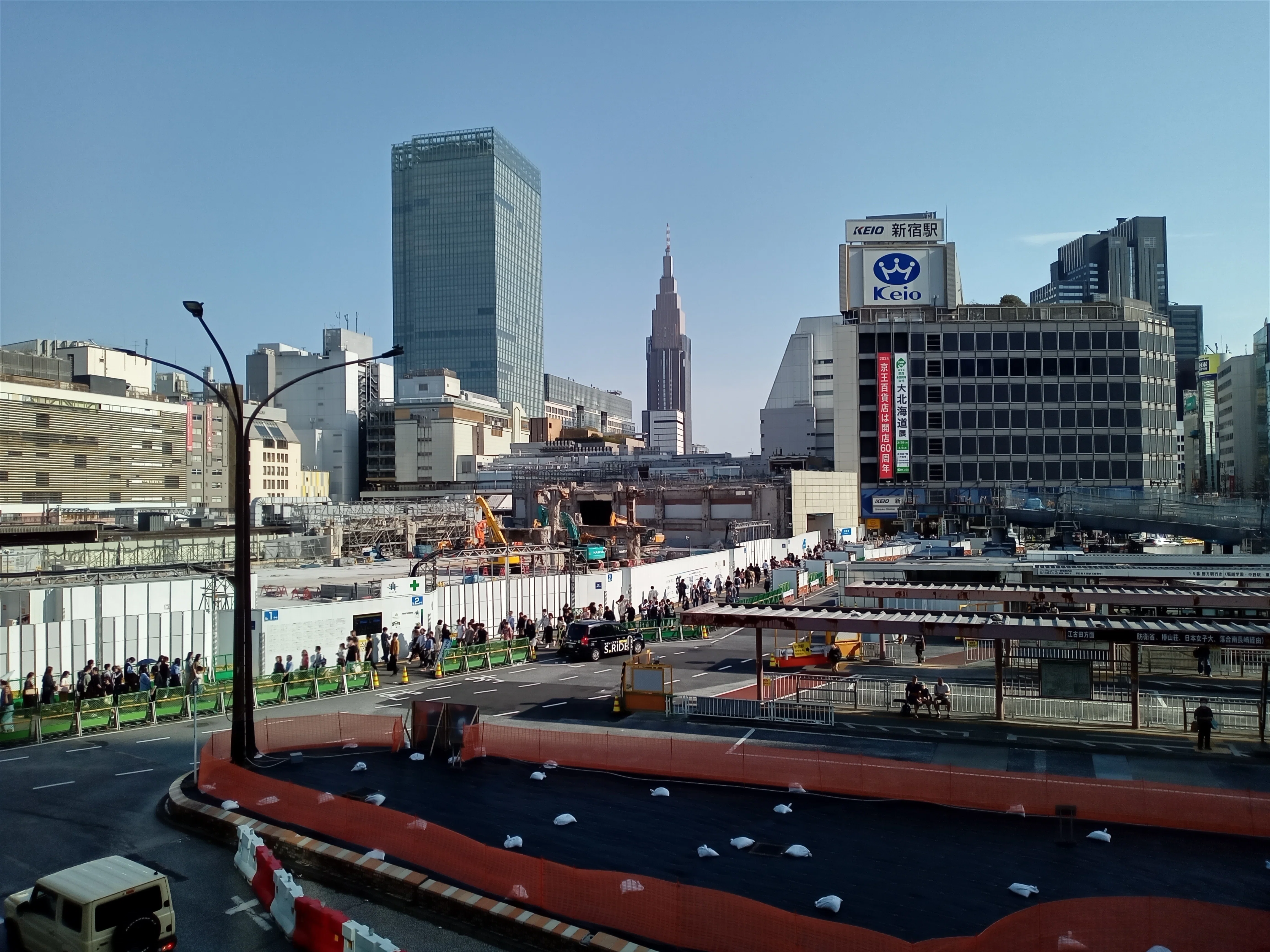 2024年3月31日 新宿駅から東中野駅への道のり 新宿駅あたり｜siouxcitizen