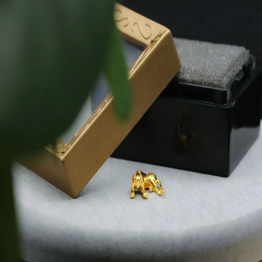純金製品のJUNGOLDから「純度99.9％の無垢の純金でつくるミニチュア 