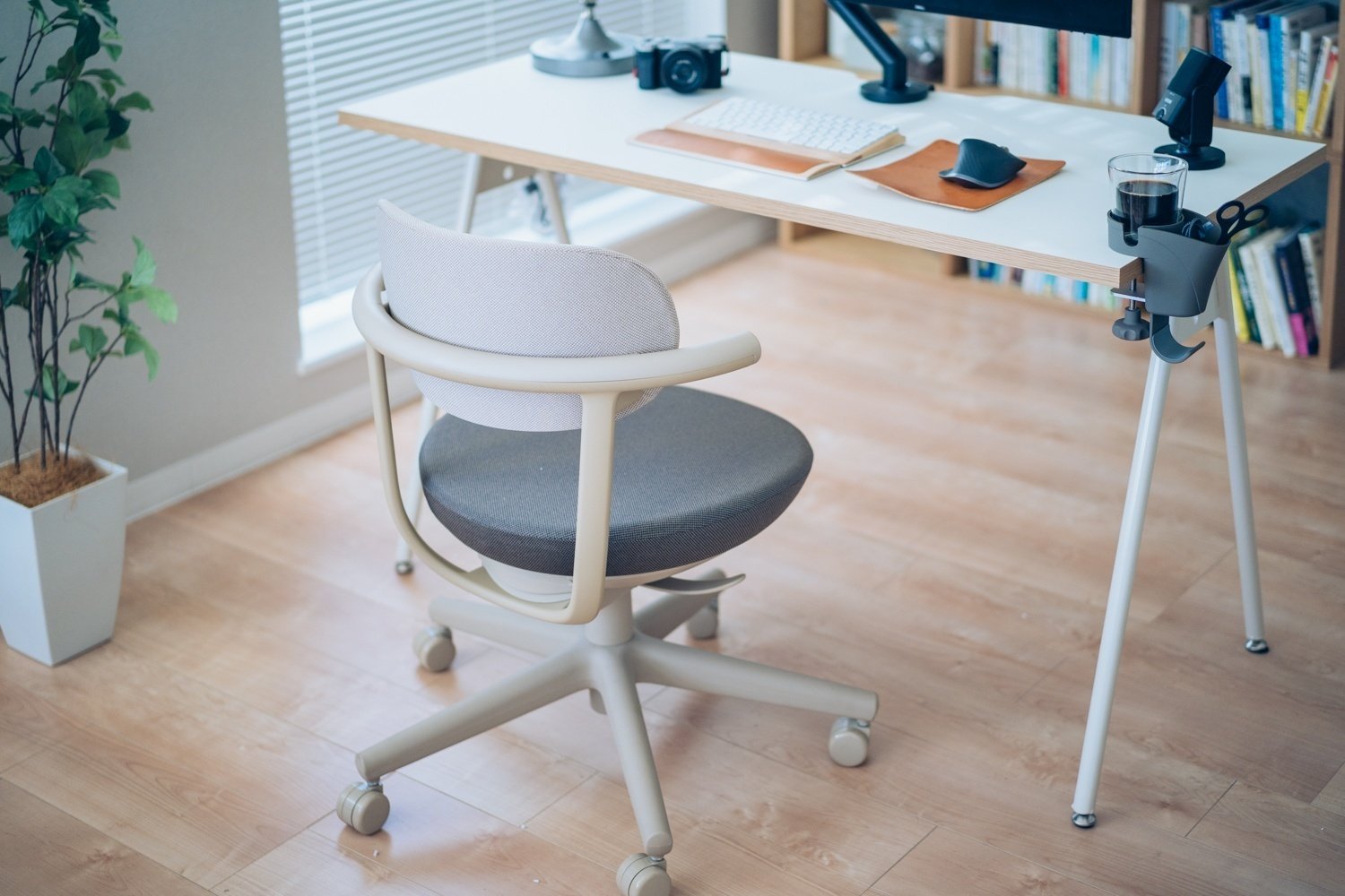 事務机・学習机 Takahiro 事務机・学習机 Takahiro feature_2024_desk_21style | TWO-ONE