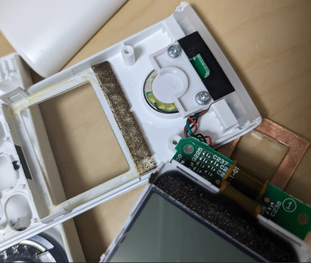 古い電話機の子機を修理しようと分解しながら思ったこと｜すぎっち