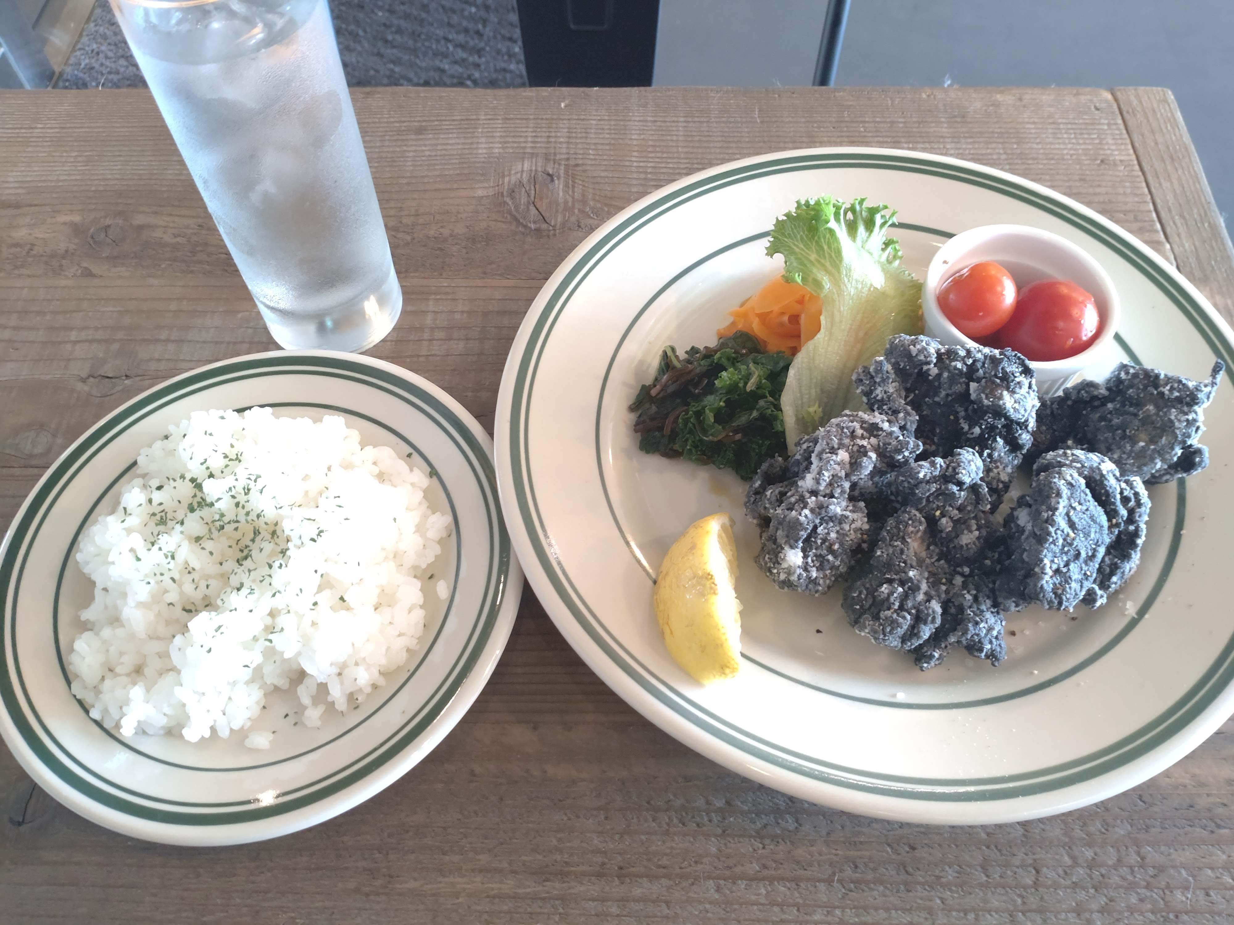 川崎市多摩区】想像以上の「黒い唐揚げ」にびっくり！ヴィーガンにも