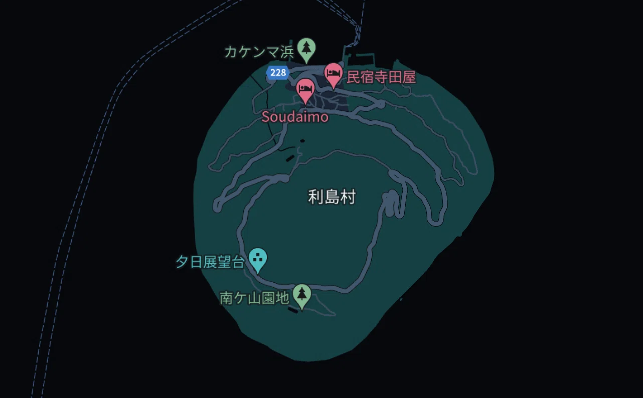上陸できるかその日次第。伊豆七島のひとつ、不思議なまん丸の「利島