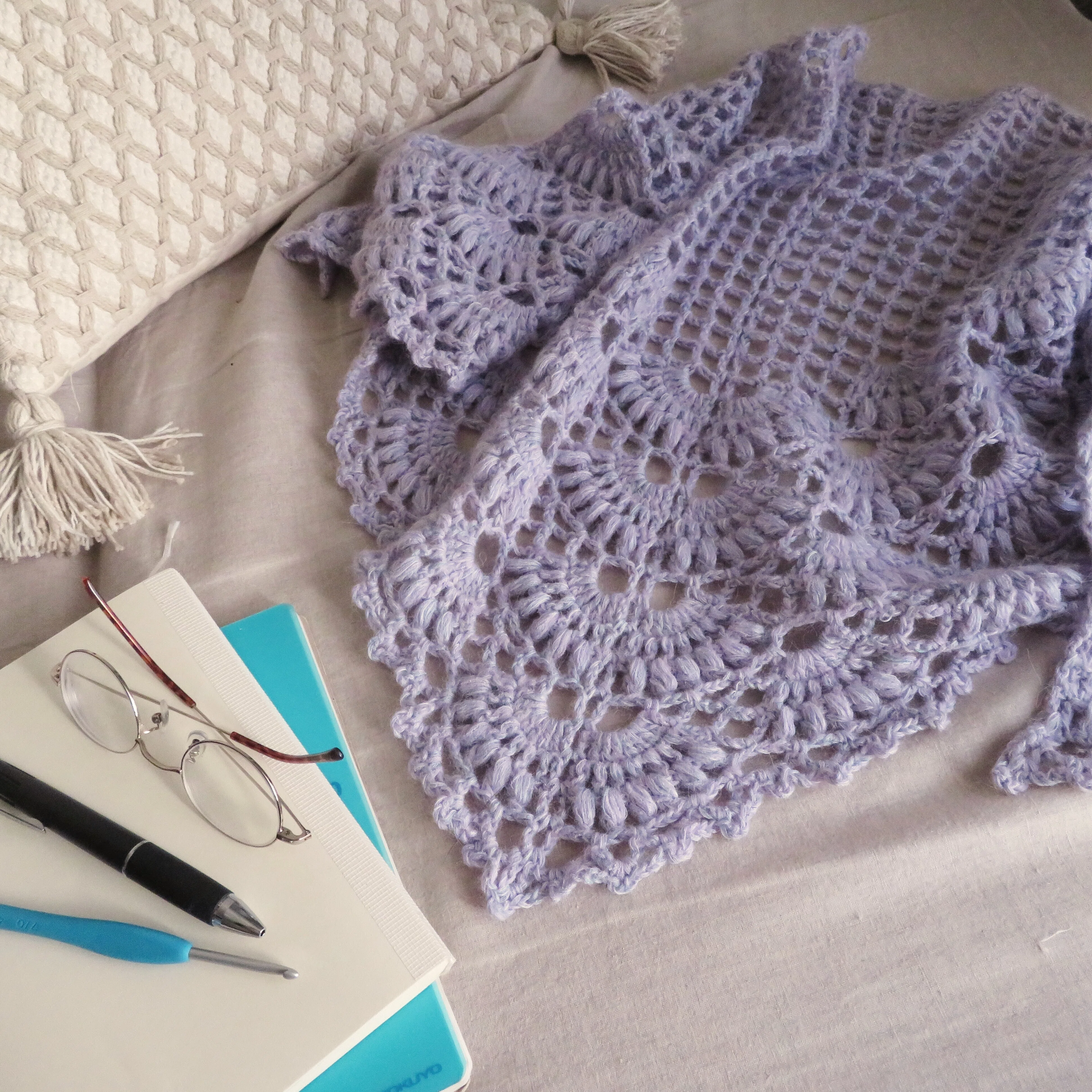 Pattern / Miharu Shawl｜笠石あき--かぎ針編み・レース編みの編み図