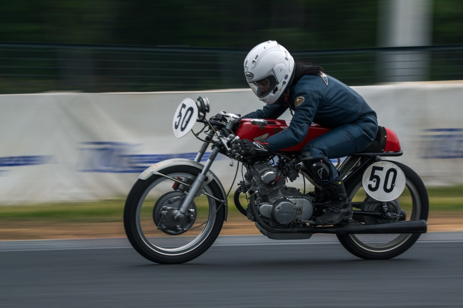 日本でビンテージバイクのレースを見る|ぼろ太 日本でビンテージバイクのレースを見る|ぼろ太