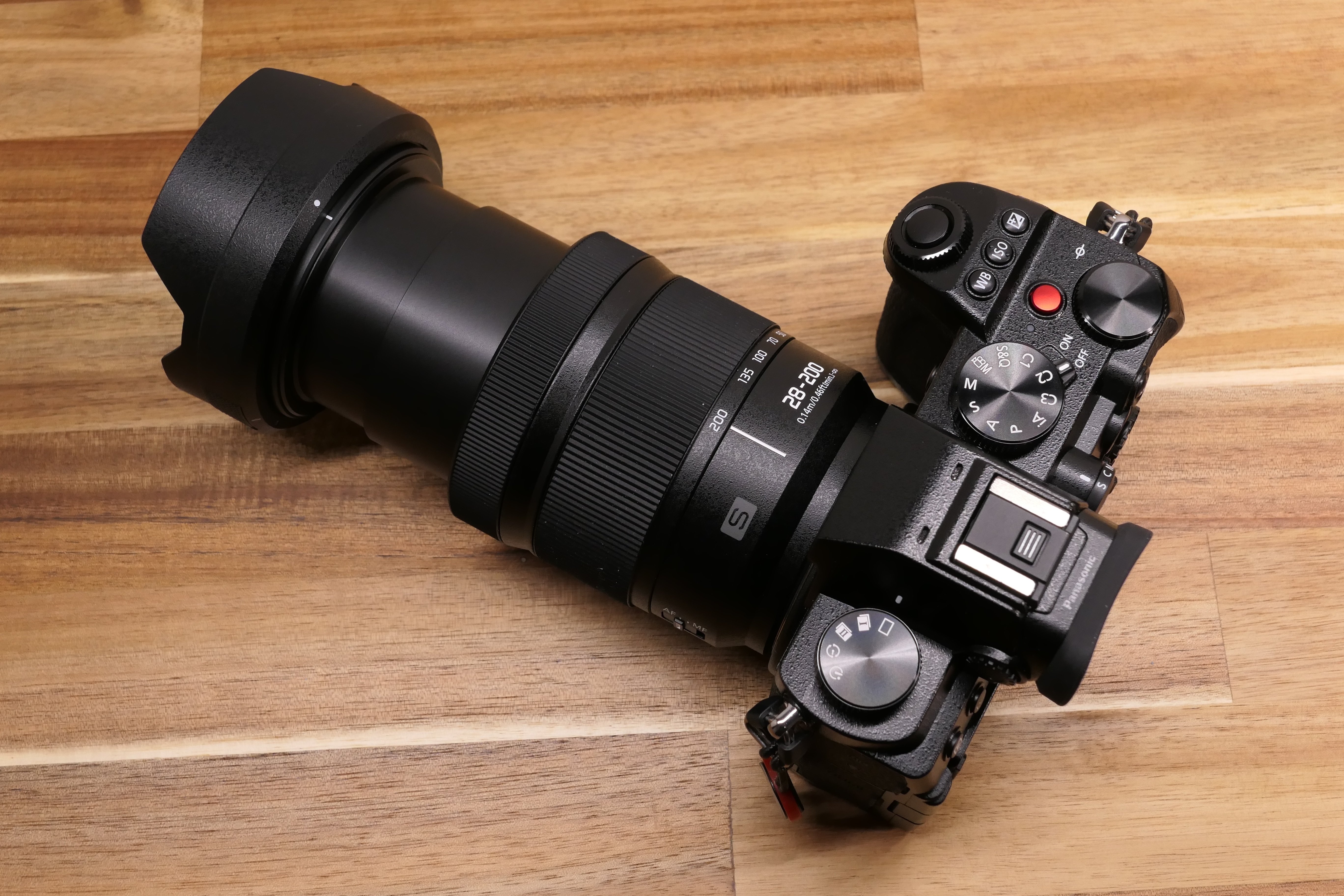 LUMIX S 28-200mm F4-7.1 MACRO O.I.S. 見た目の話｜tmk 39r