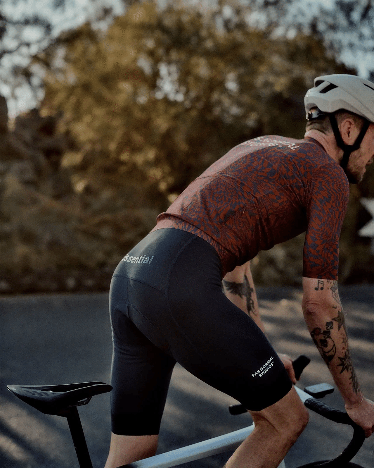 PAS NORMAL STUDIOS Essentialジャージ サイズ感レビュー|RAPPORT PAS NORMAL STUDIOS Essentialジャージ サイズ感レビュー|RAPPORT