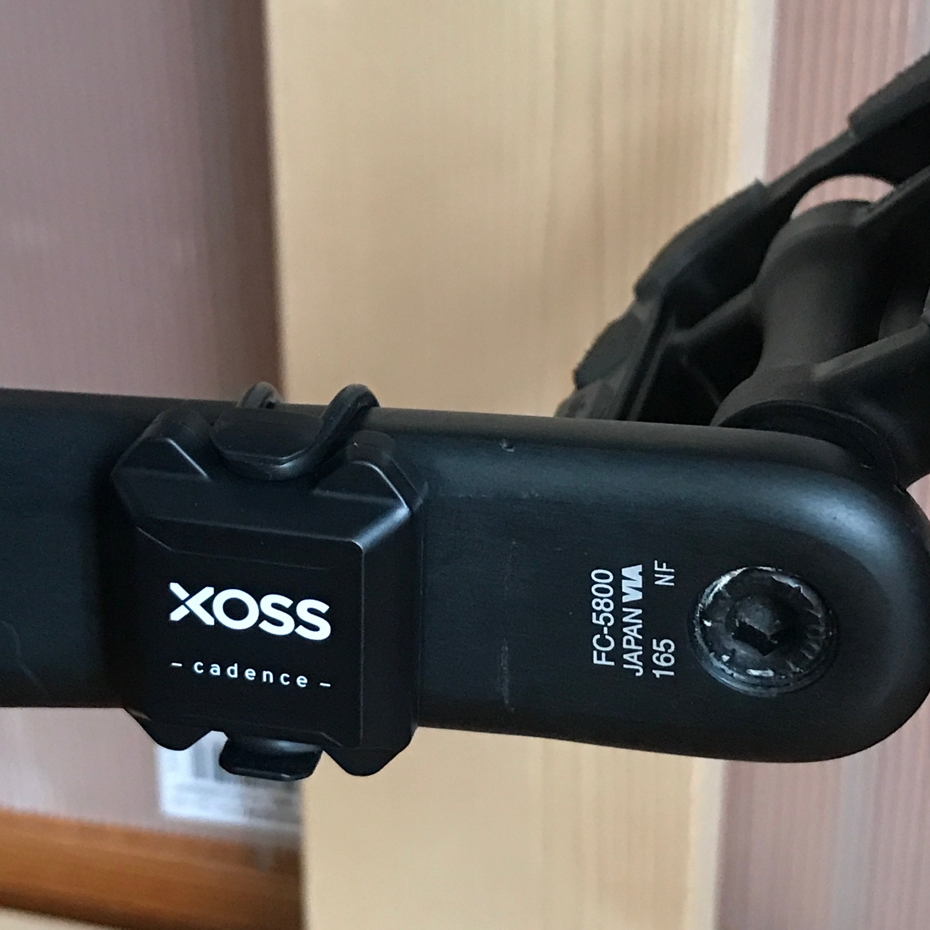 初めてのサイクルコンピュータはiGPSPORTのBSC100S。センサー類