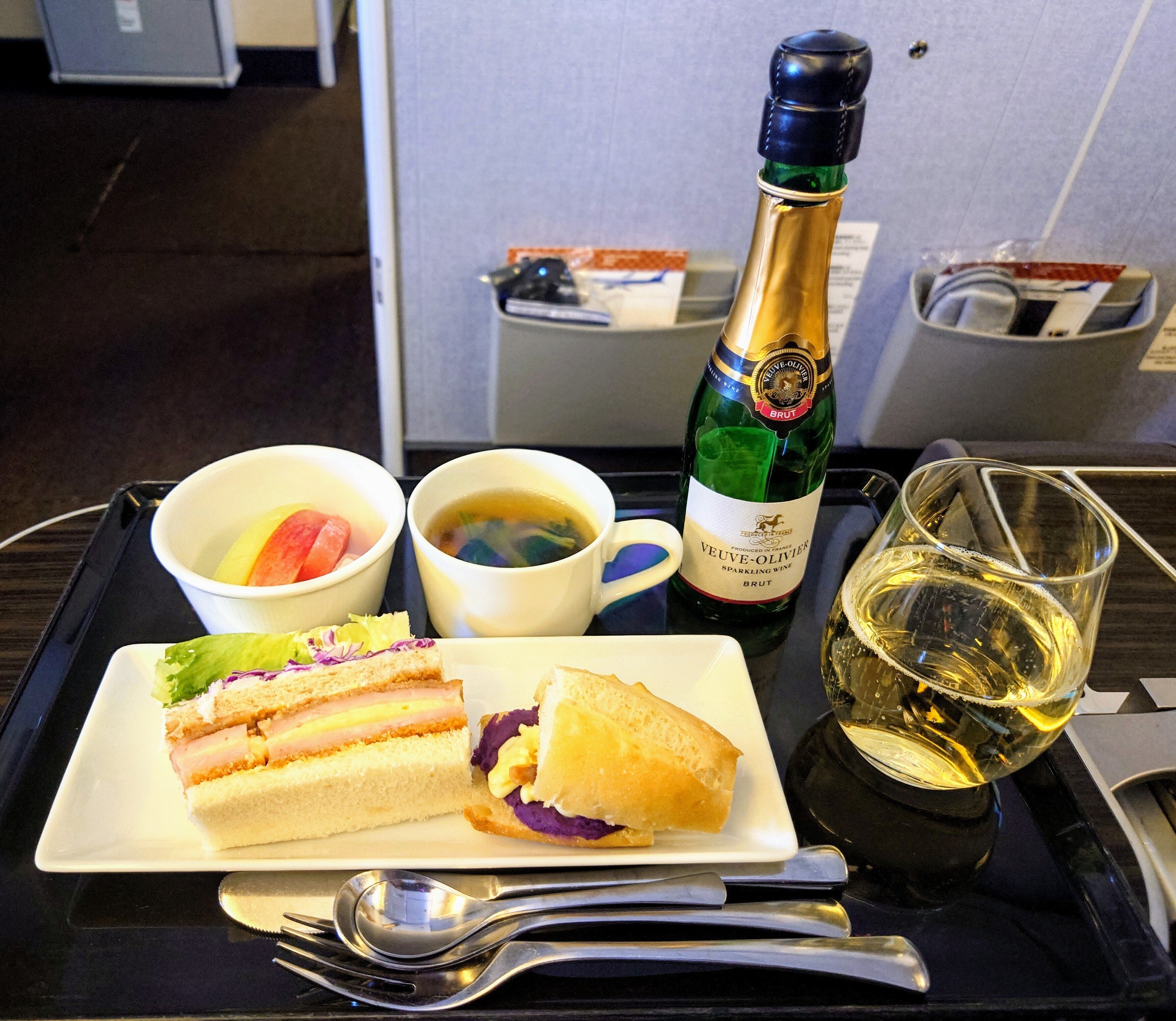 ANA国内線プレミアムクラス搭乗の記録／2024年1月｜菅野ノリヒコ