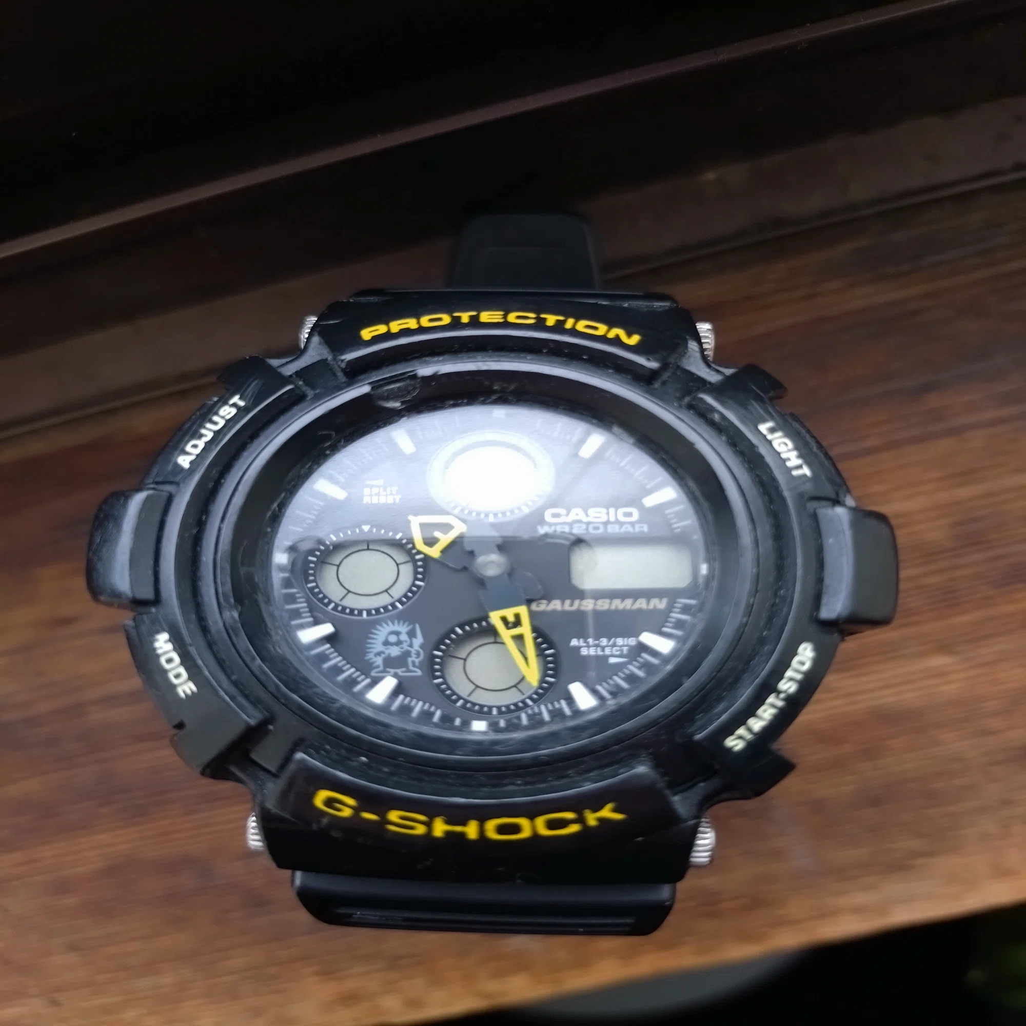 CASIO(カシオ) / クォーツ腕時計・G-SHOCK/デジアナ/ラバー/レッド/AW 