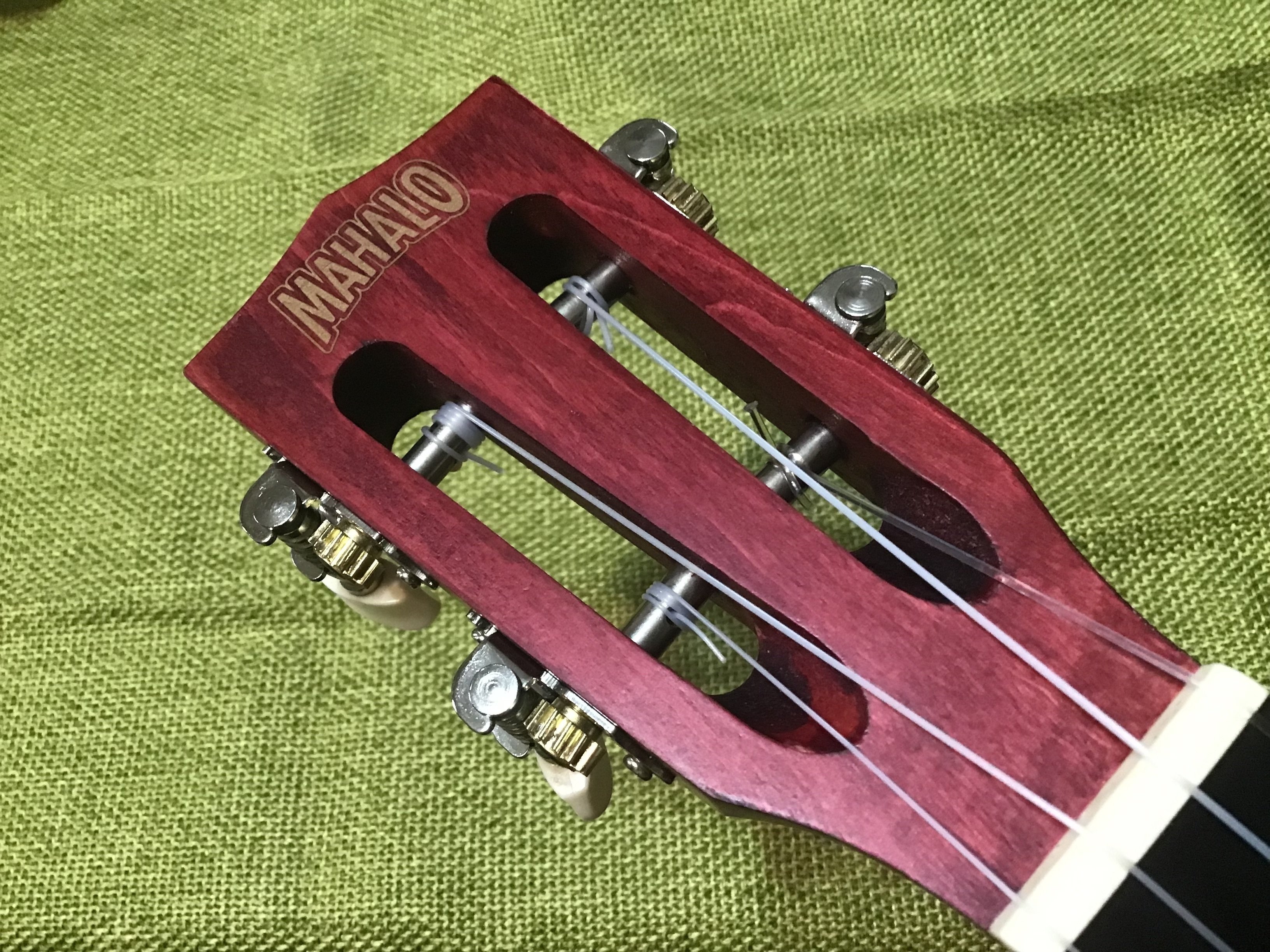 MAHALOウクレレベース(訳有り) Amazon.co.jp: MAHALO (マハロ) ソリッドボディ ウクレレベース