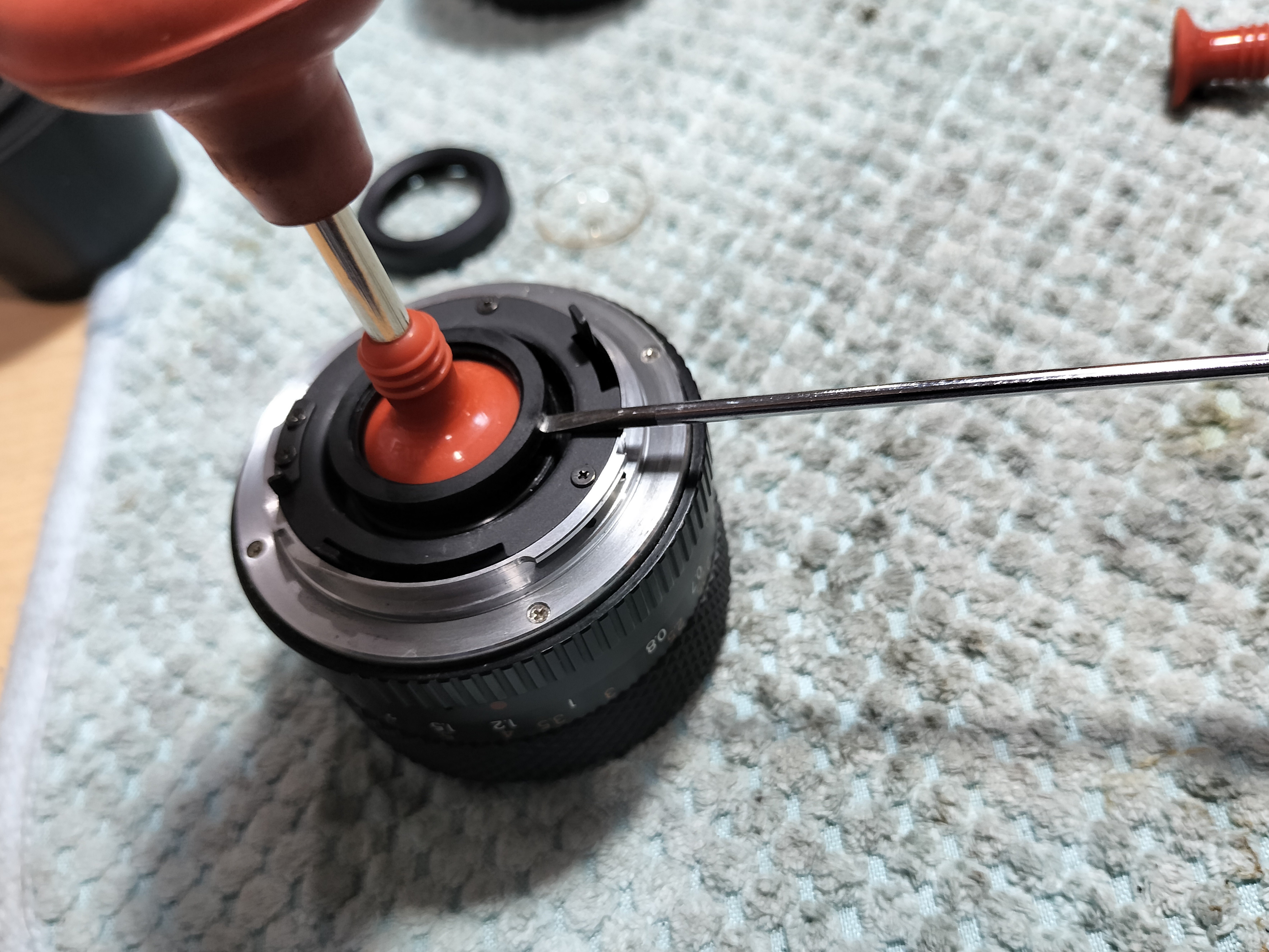 Yashica DSB 55mm F/2の分解｜フィルムカメラ修理のアクアカメラ