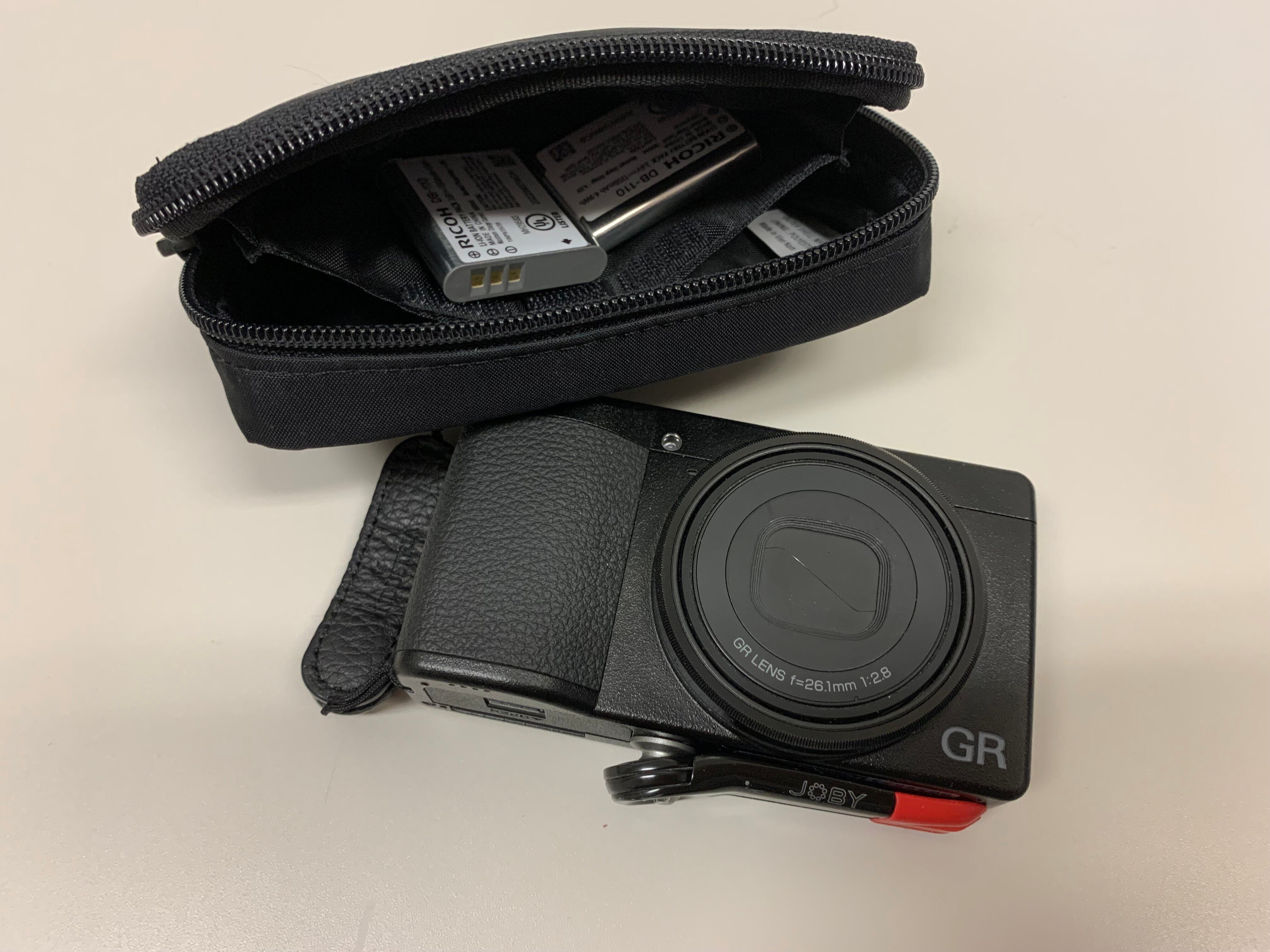 RICOH コンパクトカメラ ケース付き ヴィンテージ インテリア RICOH コンパクトカメラ ケース付き ヴィンテージ インテリア