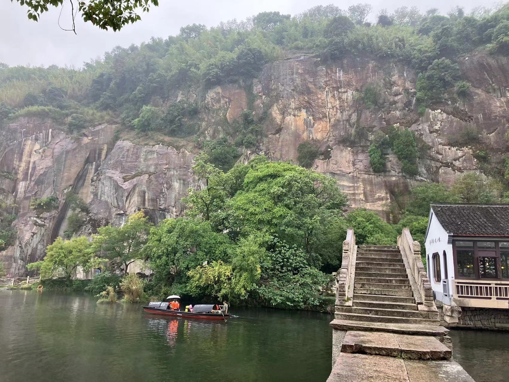 紹興酒の街の神秘的な湖「東湖風景区」へ｜小羊（シャオヤン）@中国情報
