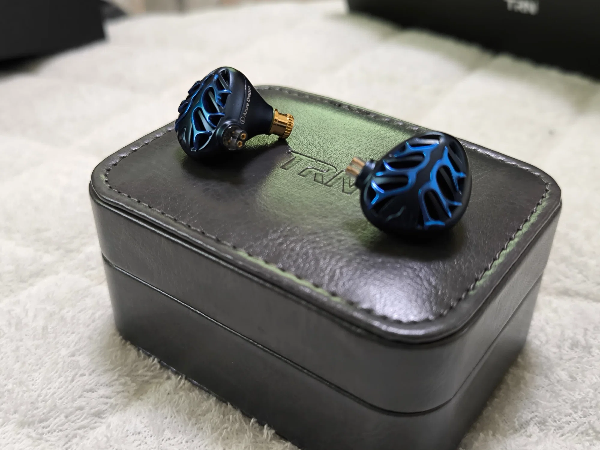 TRN 青龍 Azure Dragon 音量を上げたくなる、高い開放度のハッキリ平面 TRN 青龍 Azure Dragon 音量を上げたくなる、高い開放度のハッキリ平面