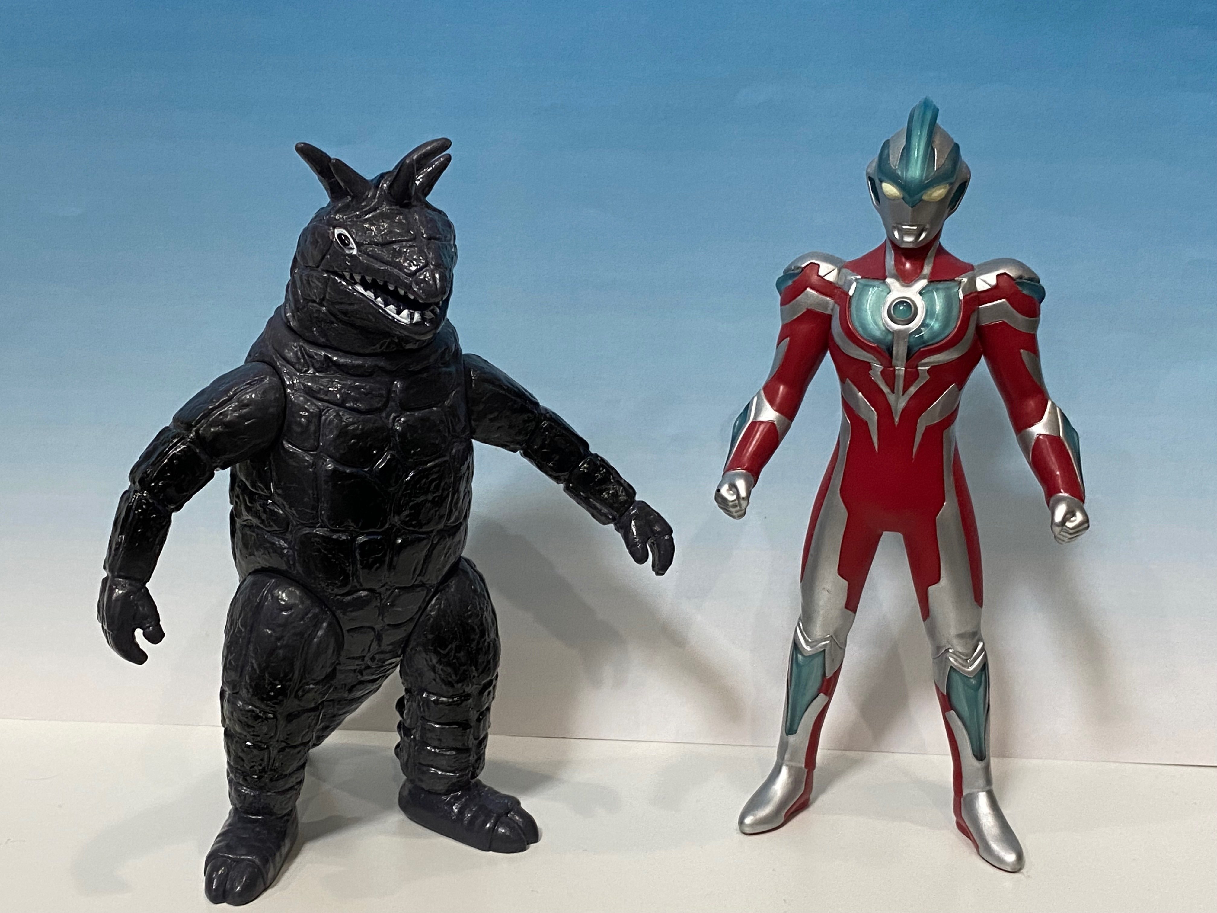 本命ギフト ウルトラヒーローシリーズ 800サイズ 100 ソフビ ほか 500サイズ 特撮