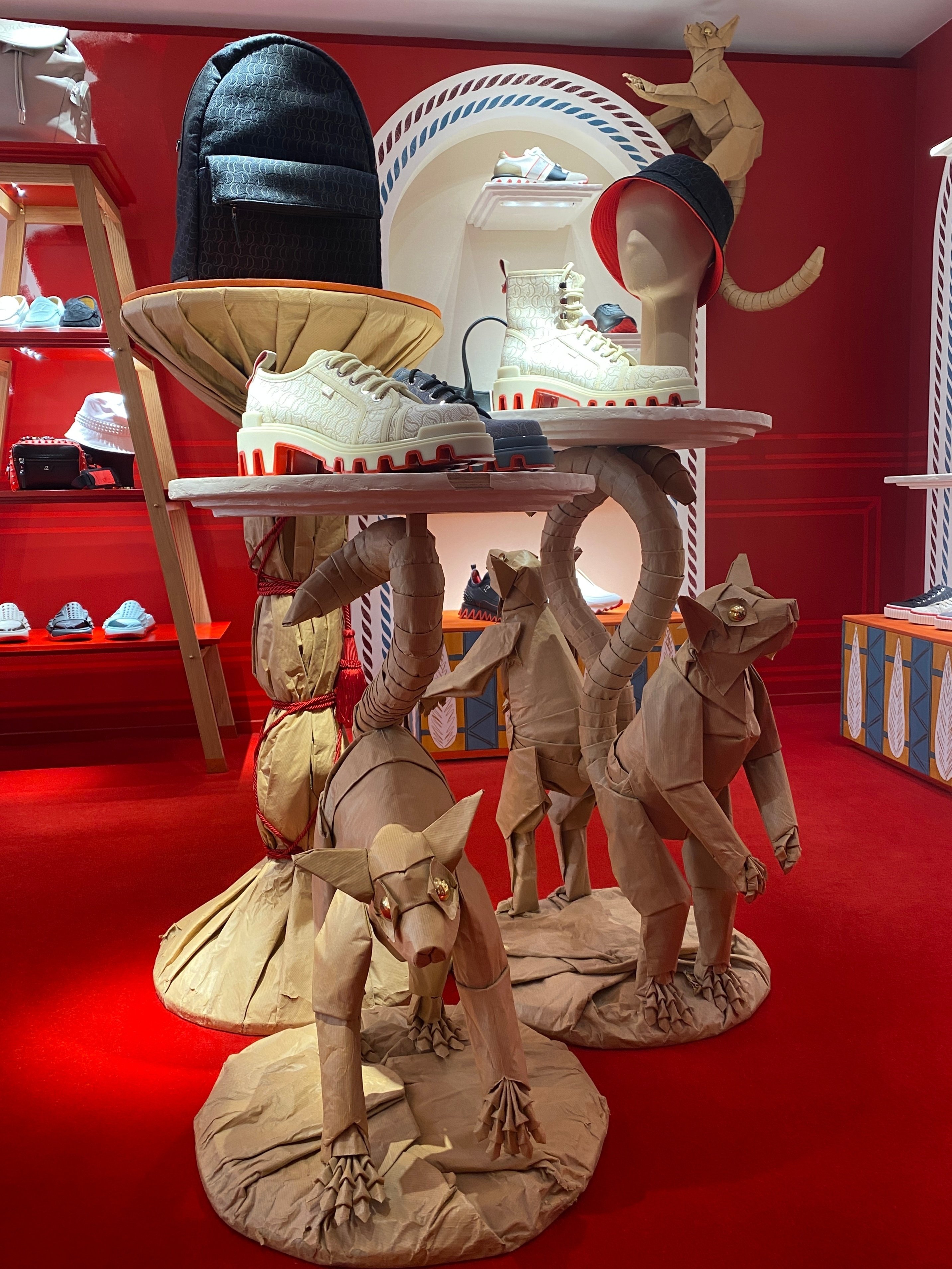 フォーブル・サントノーレからモンテーニュへ。 Dior 