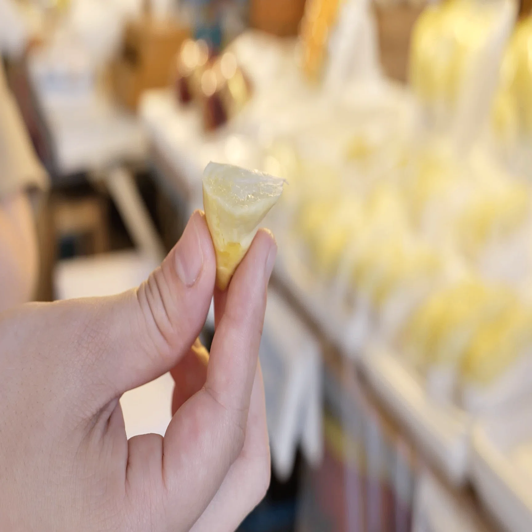 苦手な人でも食べられる！？新鮮ドリアン｜JaPhai