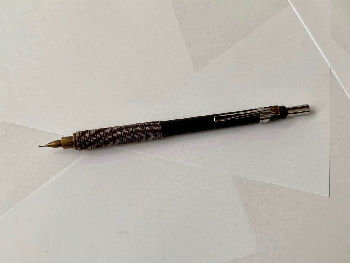 初めての筆箱紹介｜ちーず 