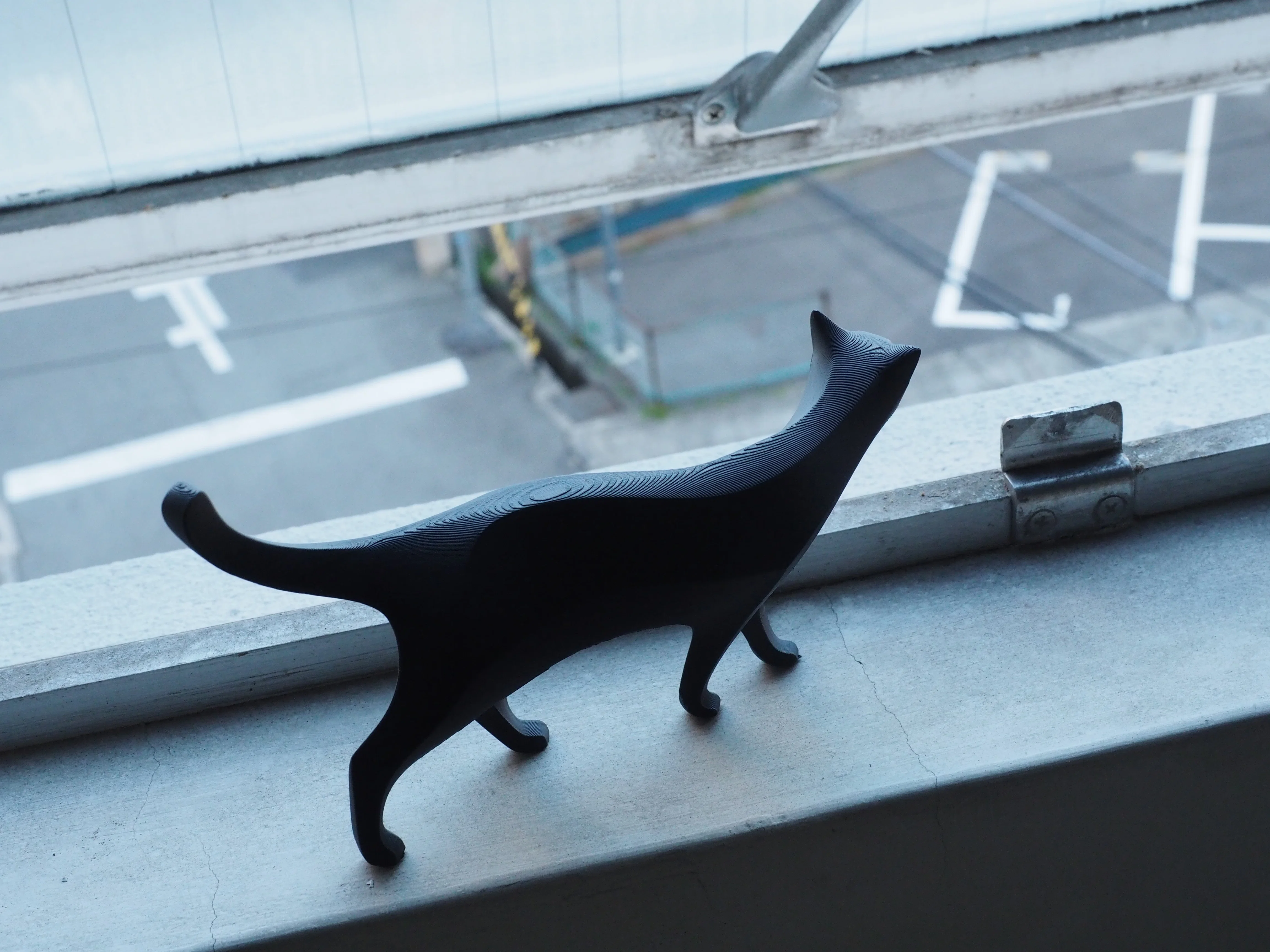 3Dプリンターと猫。 彫刻家「萩原亮」さんと文具屋は、新しい取り組み 