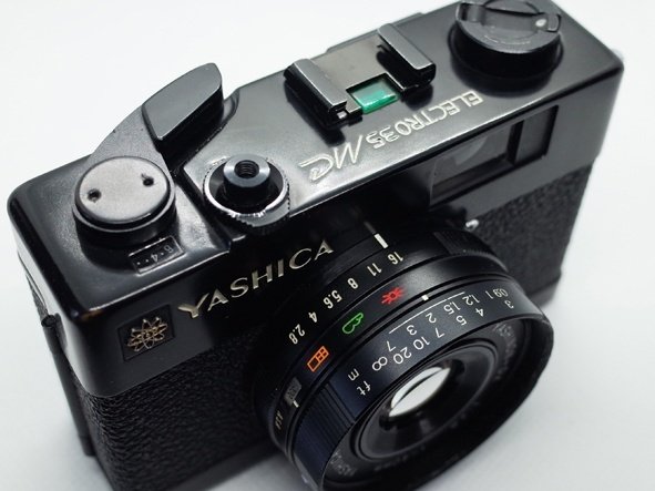 YASHICA ELECTRO 35 MC」かわいくて肌身離さず持ち歩きたい