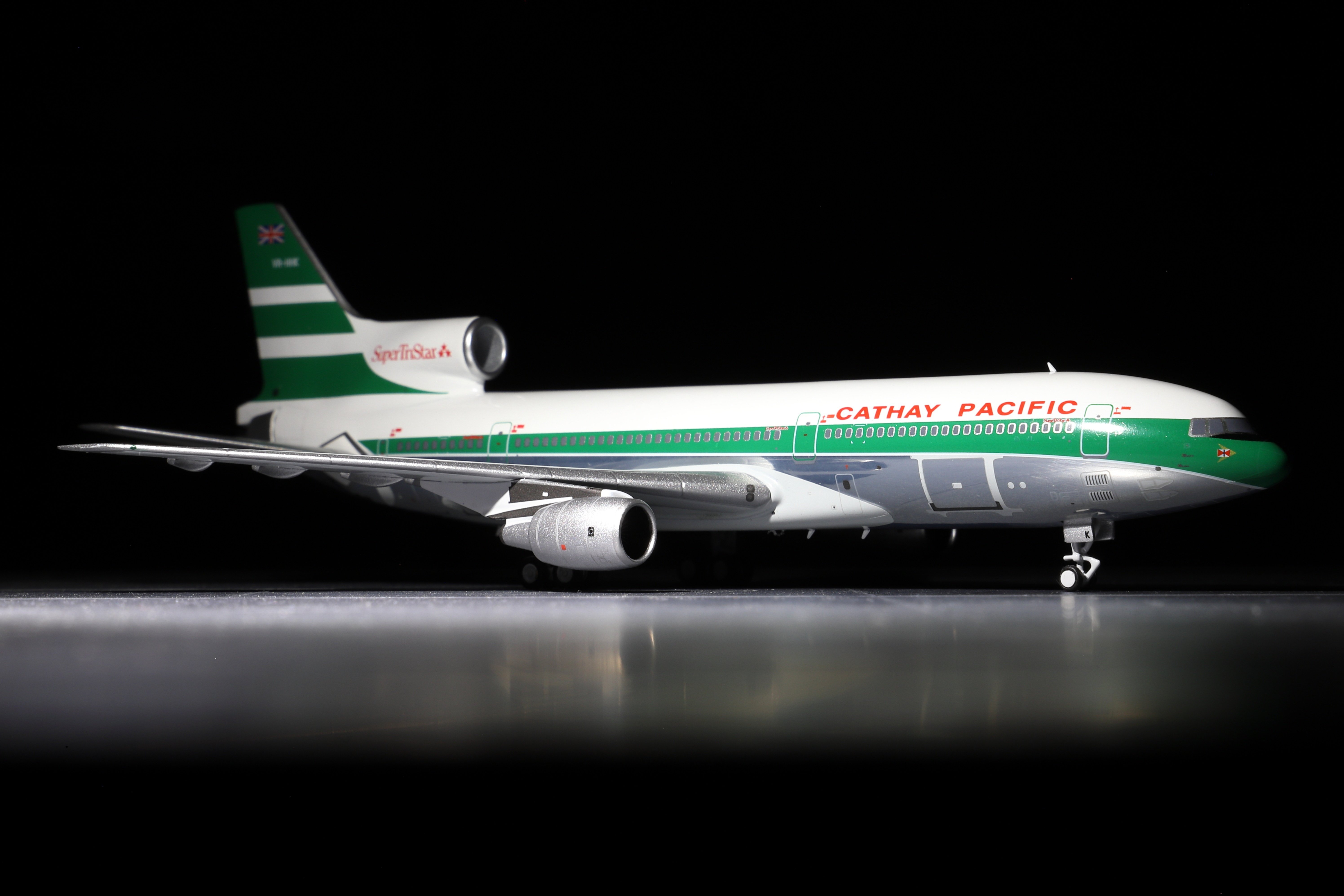Amazon.co.jp: NG Model 1/400 完成品 CATHAY PACIFIC For