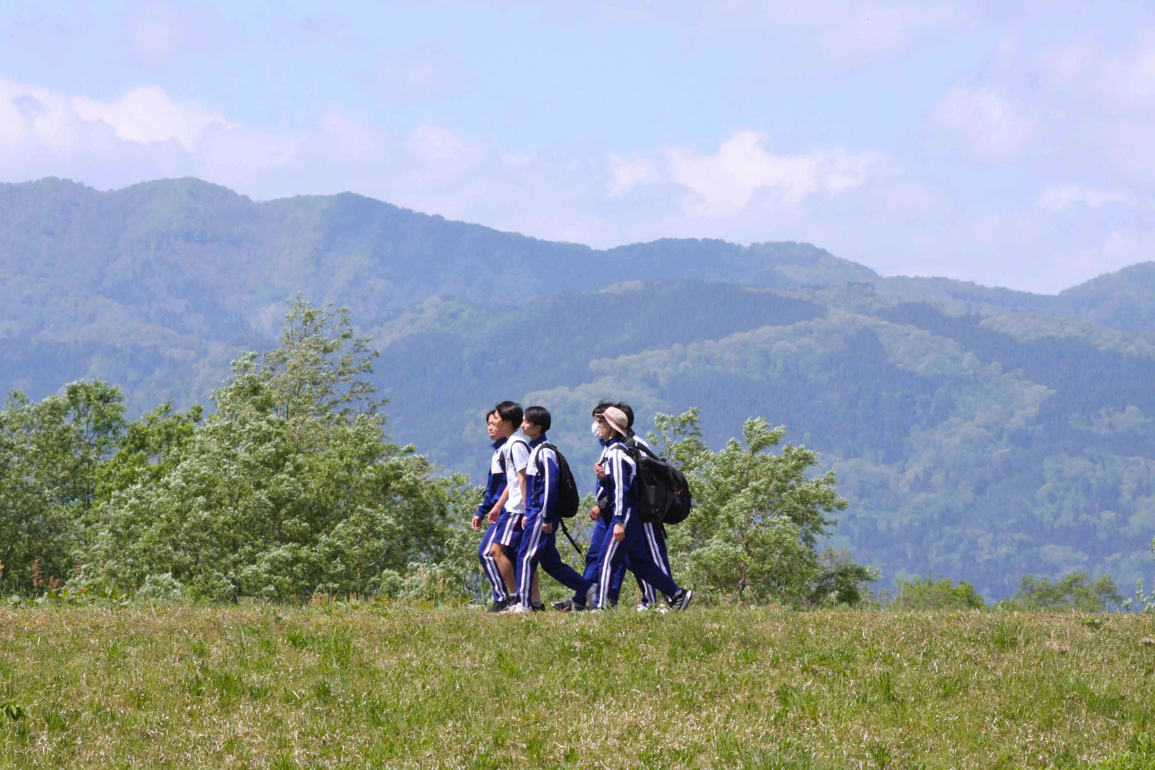 あるく あるく ひたすらあるく 初夏の会津野 風を感じながら｜福島県立