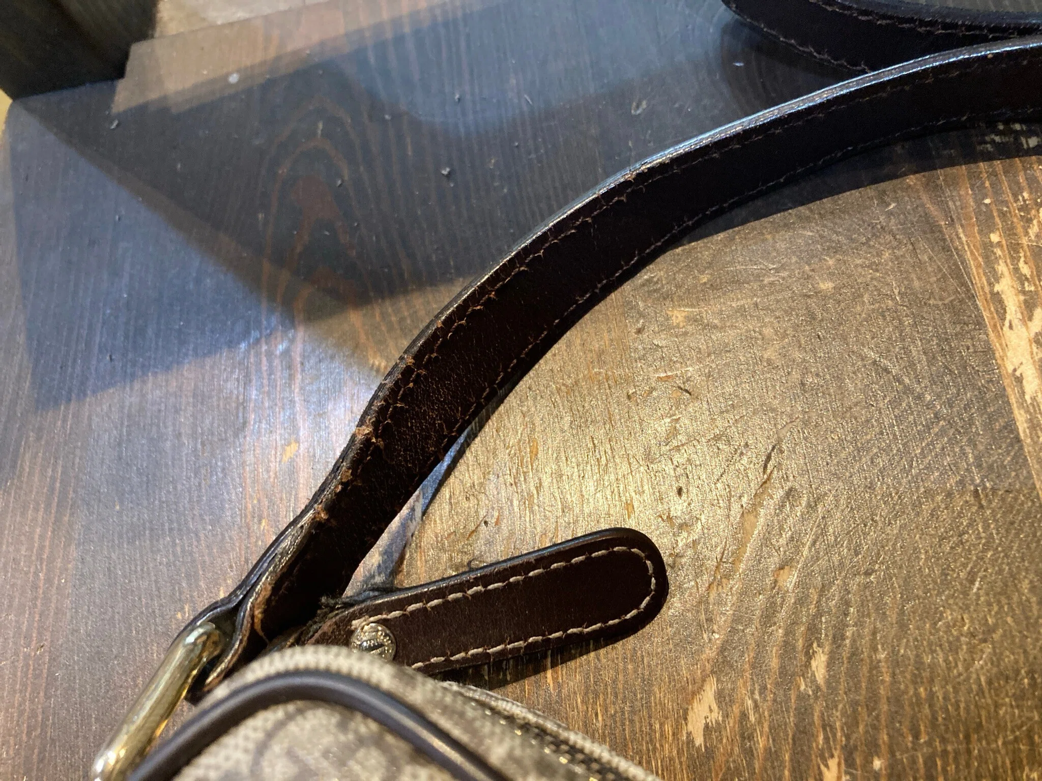 ゆ*♪様 GUCCI ショルダー バッグ ⚠︎ストラップ片方だけ取れています