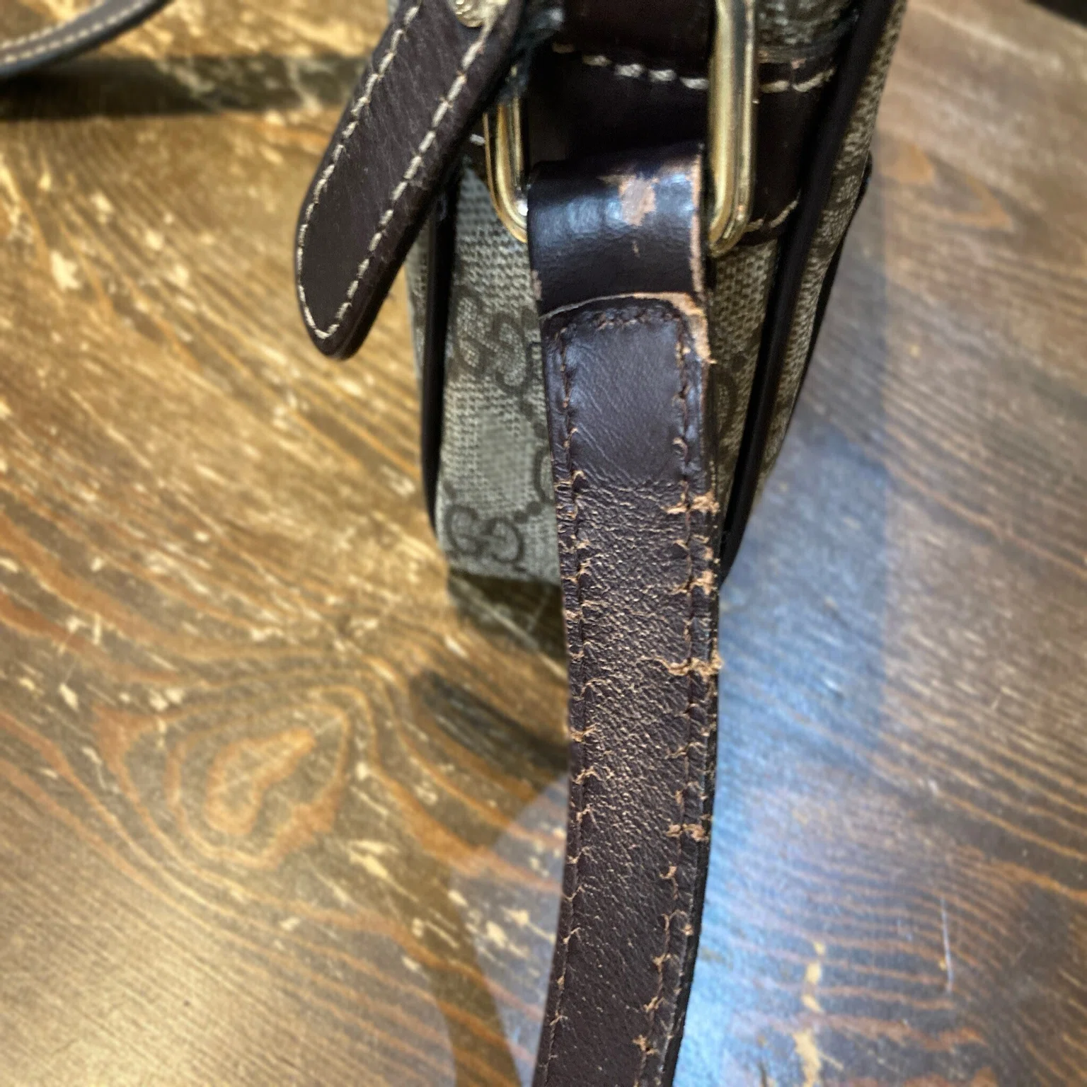 ショルダーストラップのカット】Gucciのショルダーバッグストラップ 