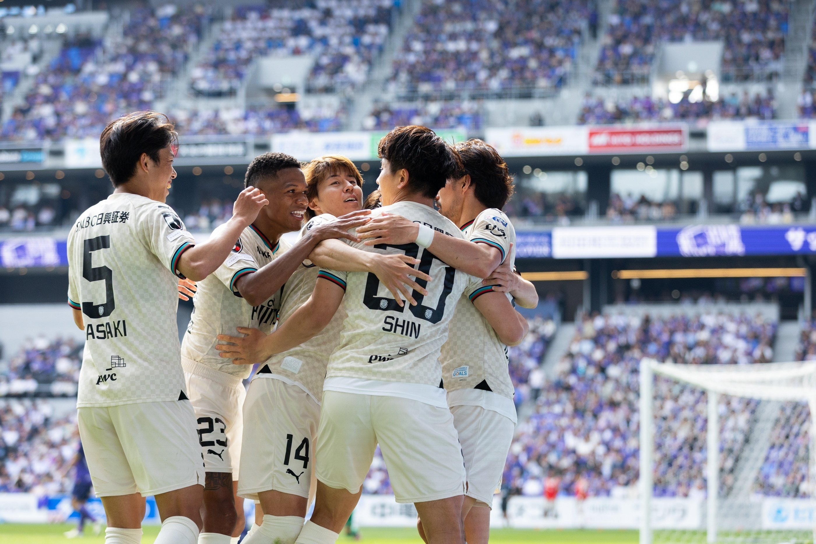 09年 川崎フロンターレ 後期版マッチデープログラムカード 32枚