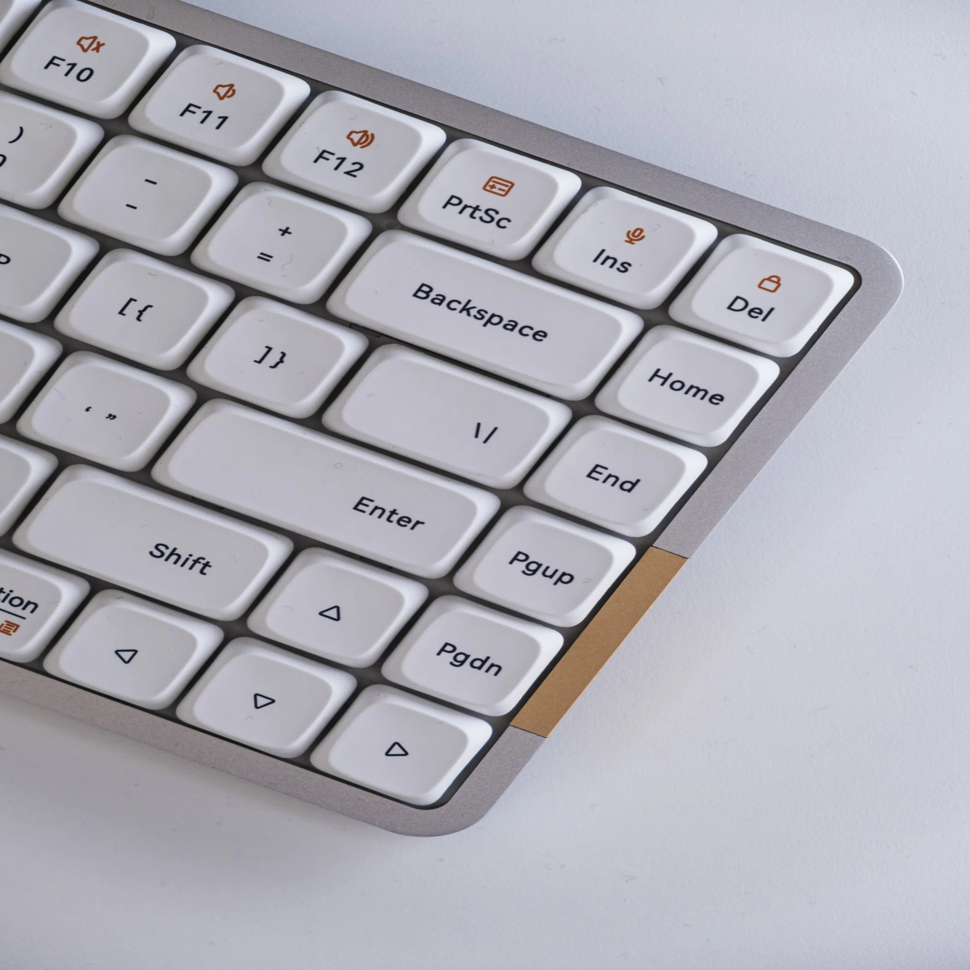 Lofree FLOWでキーボード沼への一歩を踏み出したかもしれない｜Harushika