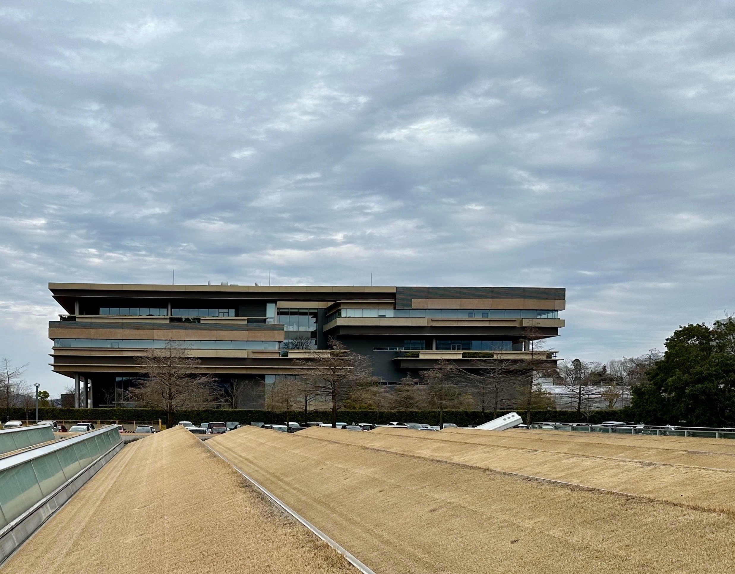 国立国会図書館関西館の隣には|sanchi 国立国会図書館関西館の隣には|sanchi