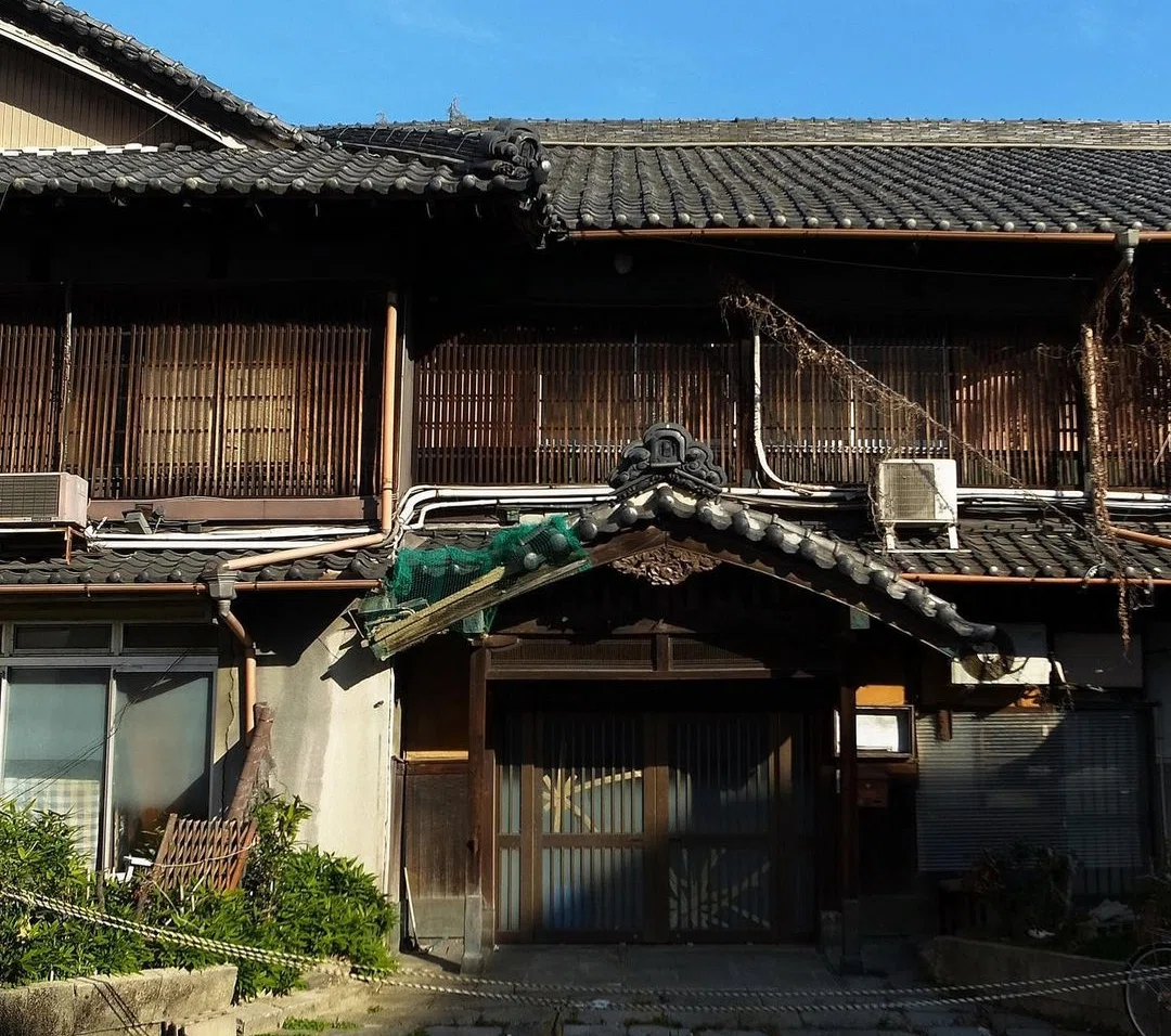 旭廓積善会供養塔とその歴史｜ことぶき