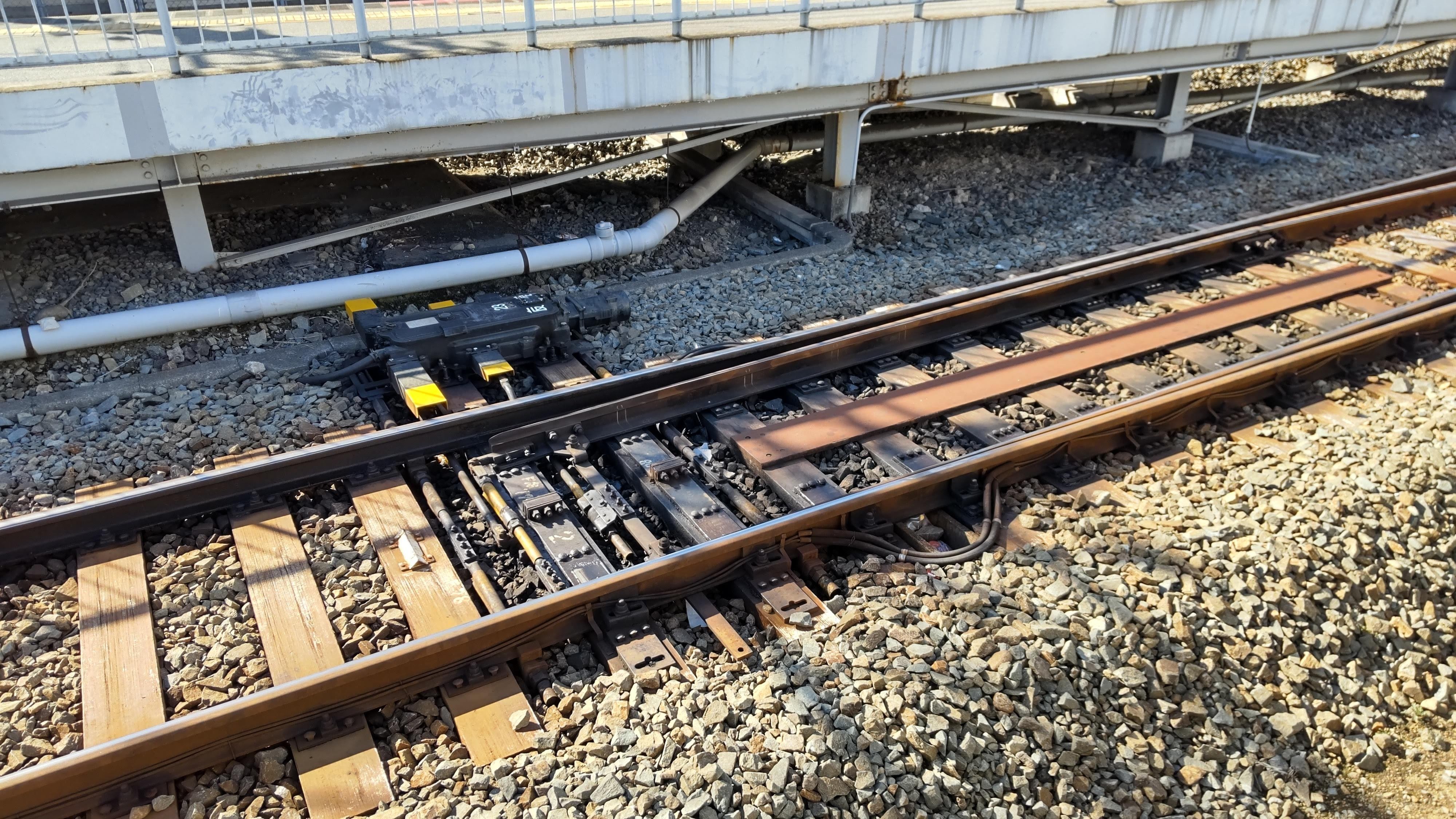 鉄道　ポイント切り替え 〇鉄道の分岐器を徹底解剖！〇ようこそ、分岐器の沼へ｜公益社団