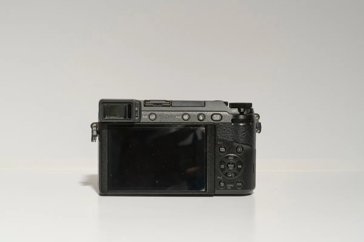 Panasonic DMC−GX7 初代 GX7 ボディのみ（GX7はかっこ良いですね 