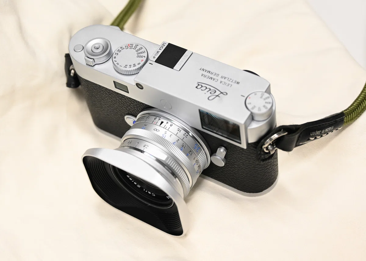 Carl 弱々しく Zeiss Biogon T*35mm F2.8 ZM シルバー