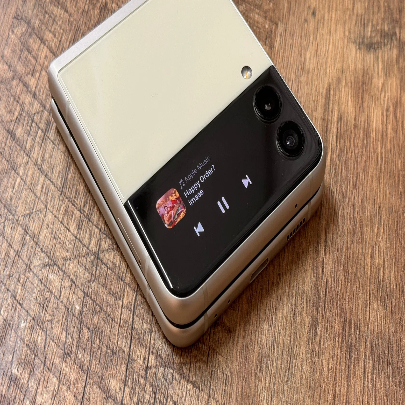 折りたたみってどうなん？Galaxy Z Flip3 5Gを使ってみた感想｜たけて 