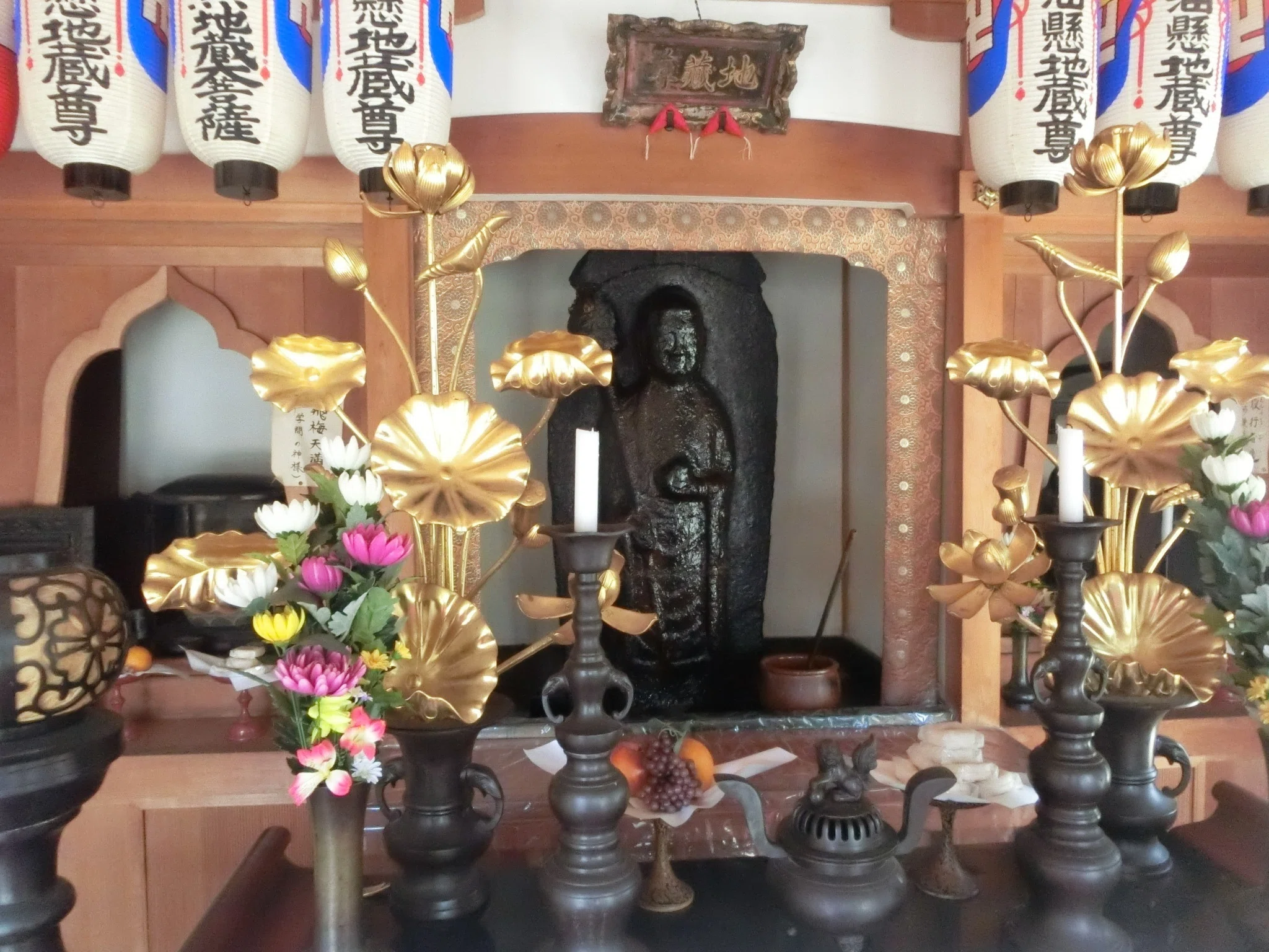油を掛けられ続けられた石仏地蔵「西岸寺/油掛地蔵」芭蕉が尊敬する師