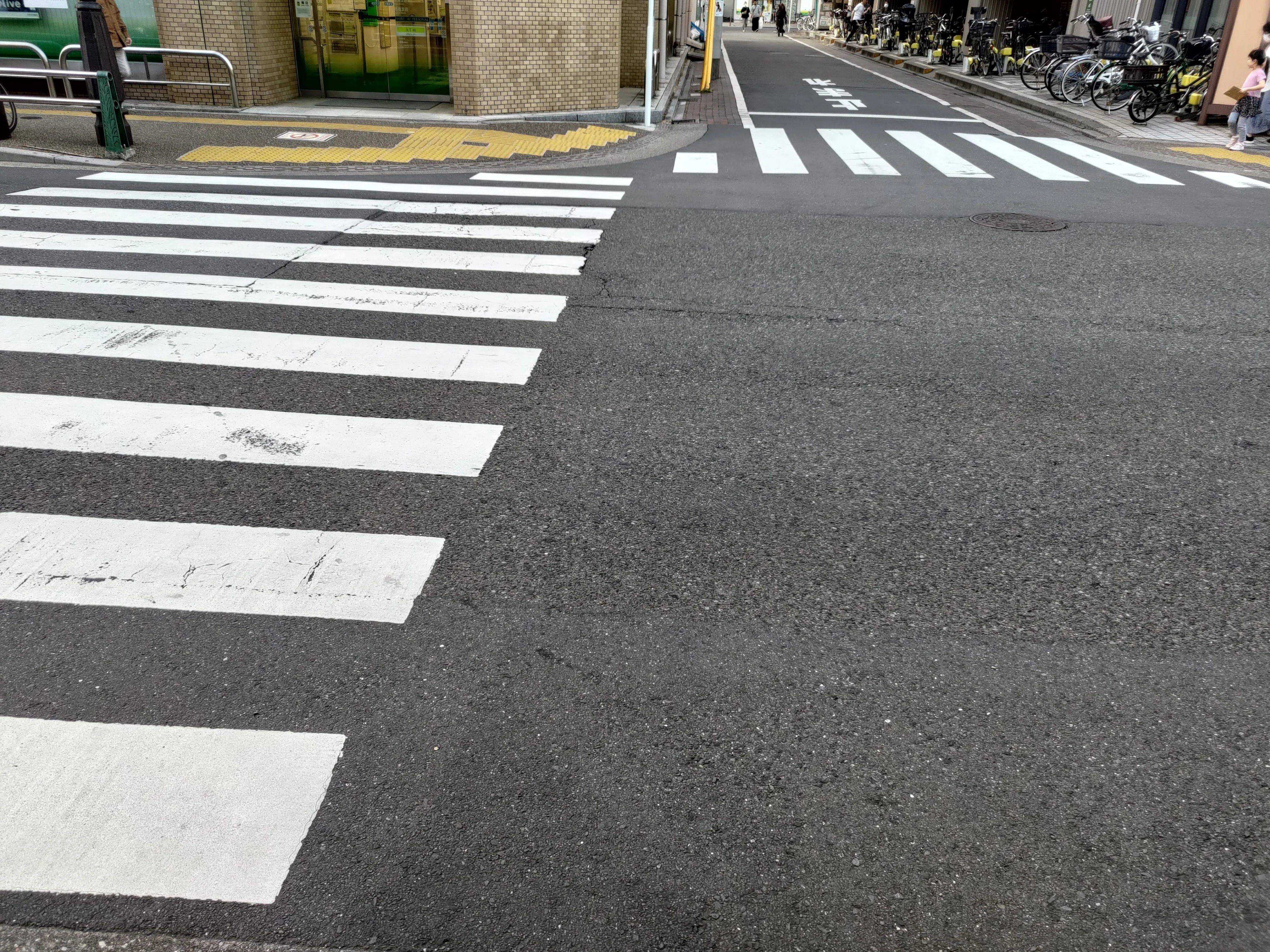 0165】横断歩道を横断する自転車のマナー｜八木田 浩史
