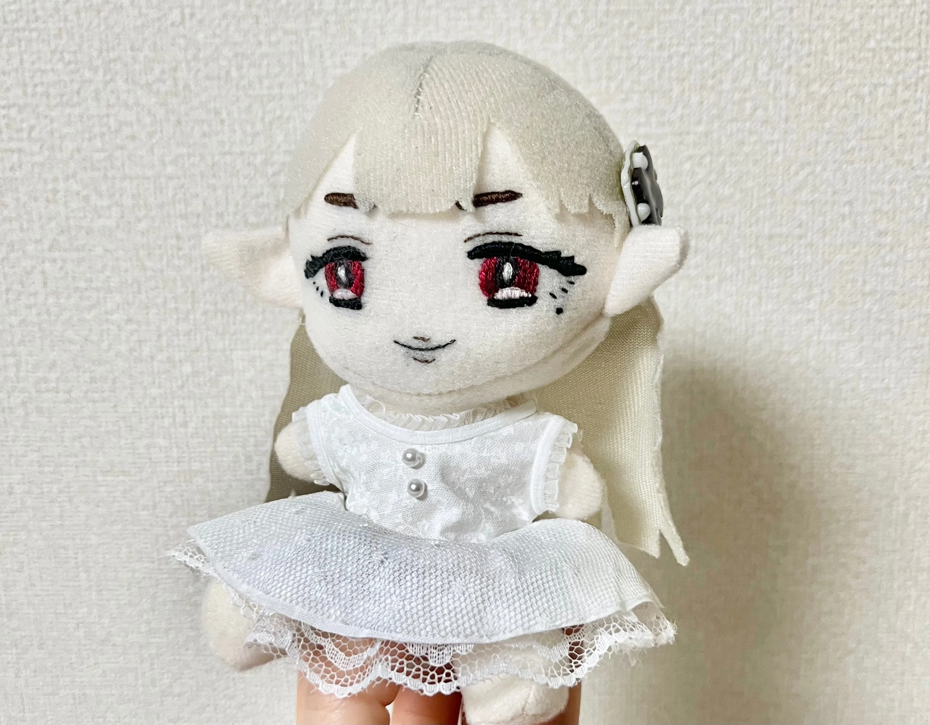 おすわりぬいのアクセサリーと服を作る記録｜ニクオ
